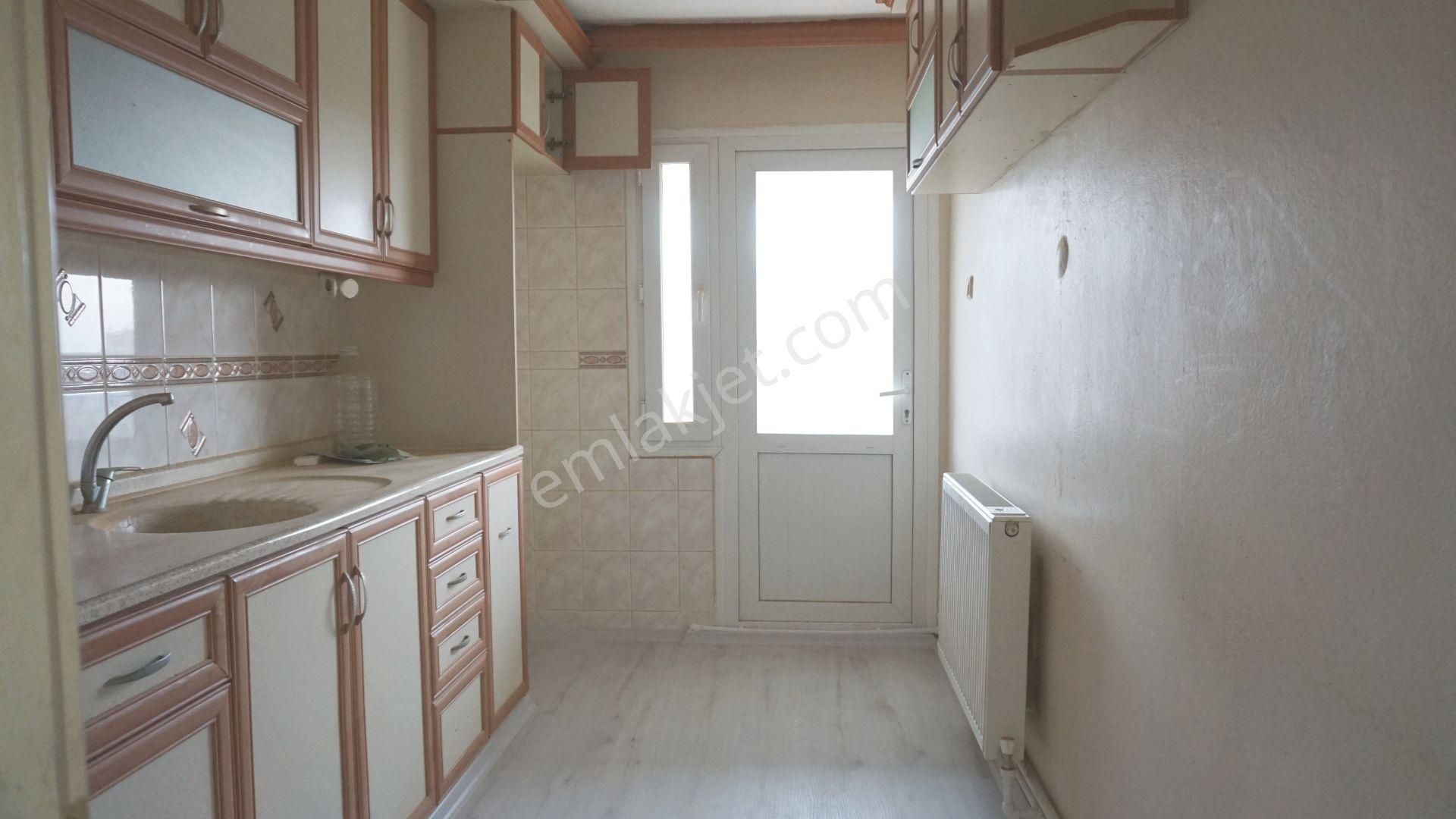 Egekent Kiralık 3+1 Doğalgaz Kombili+balkonlu Çiğli Serkan Dan - Görsel 2
