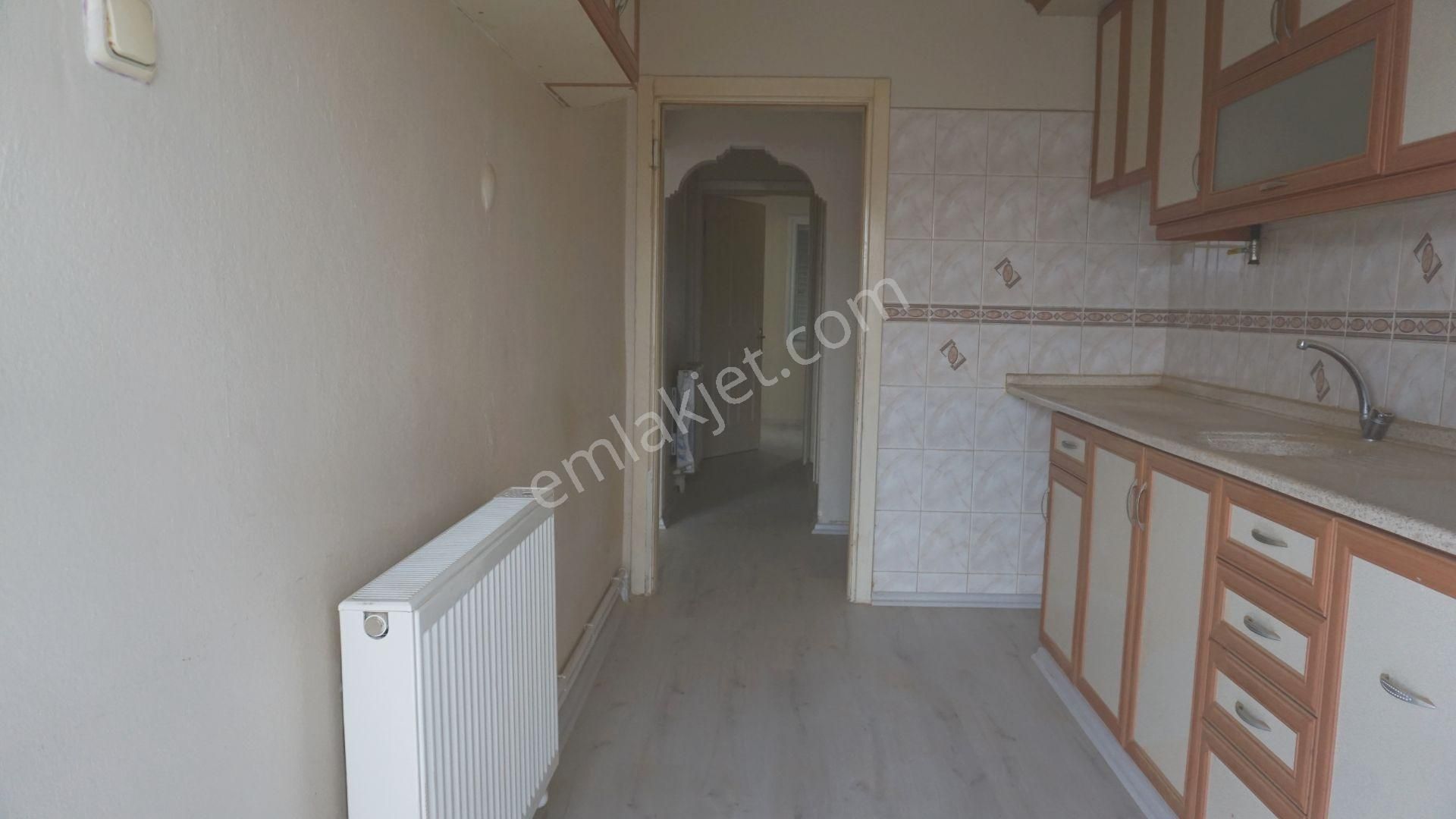 Egekent Kiralık 3+1 Doğalgaz Kombili+balkonlu Çiğli Serkan Dan - Görsel 5