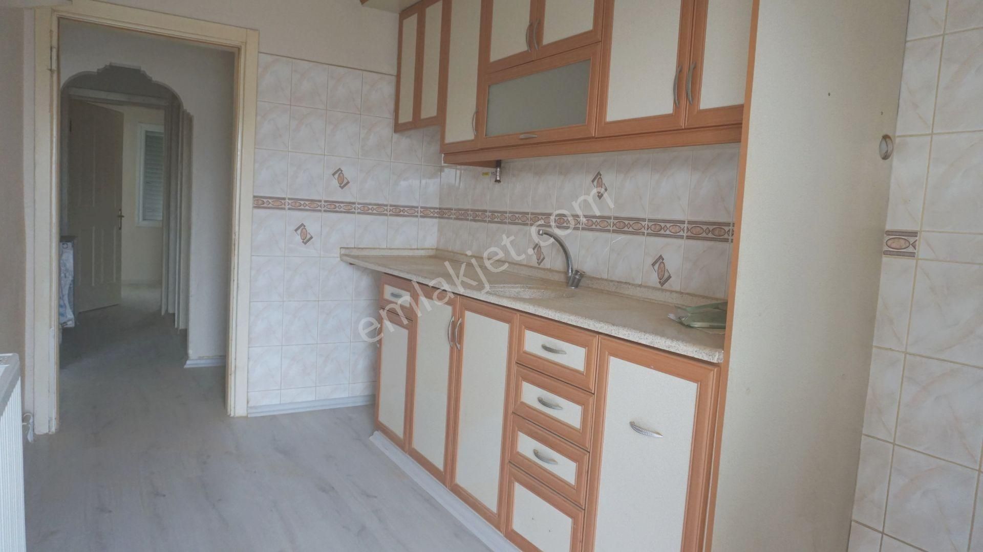 Egekent Kiralık 3+1 Doğalgaz Kombili+balkonlu Çiğli Serkan Dan - Görsel 4