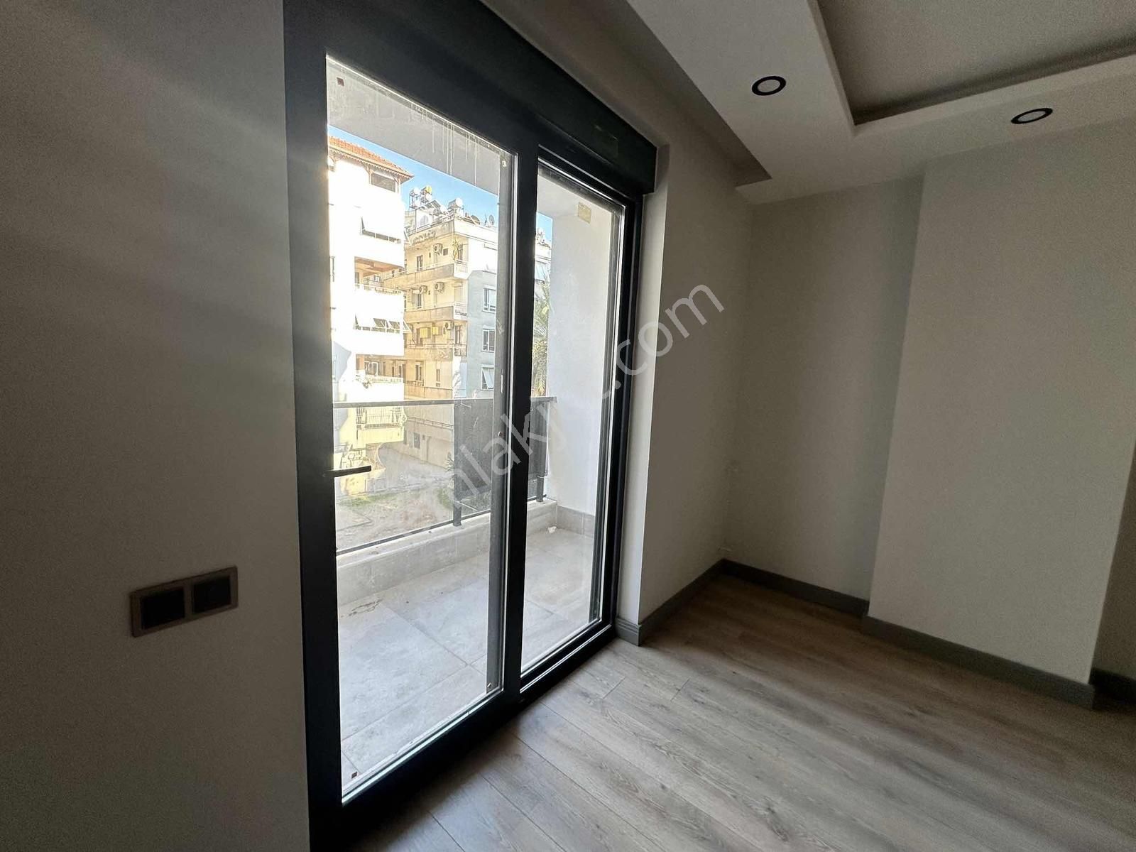 Deniz Mah'de Atatürk Parka Yürüme Mesafede 2+1 Sıfır Daire - Görsel 2