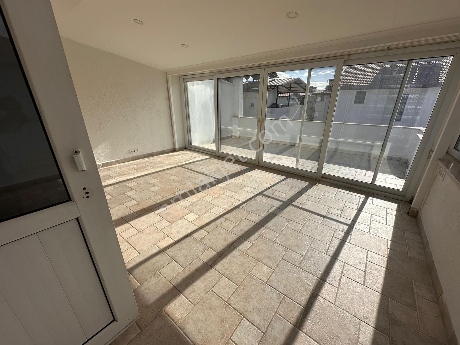 Stoptan Foça 270m² Bahçe Kulanım Alanlı 3+1 İkiz Villa - Görsel 24