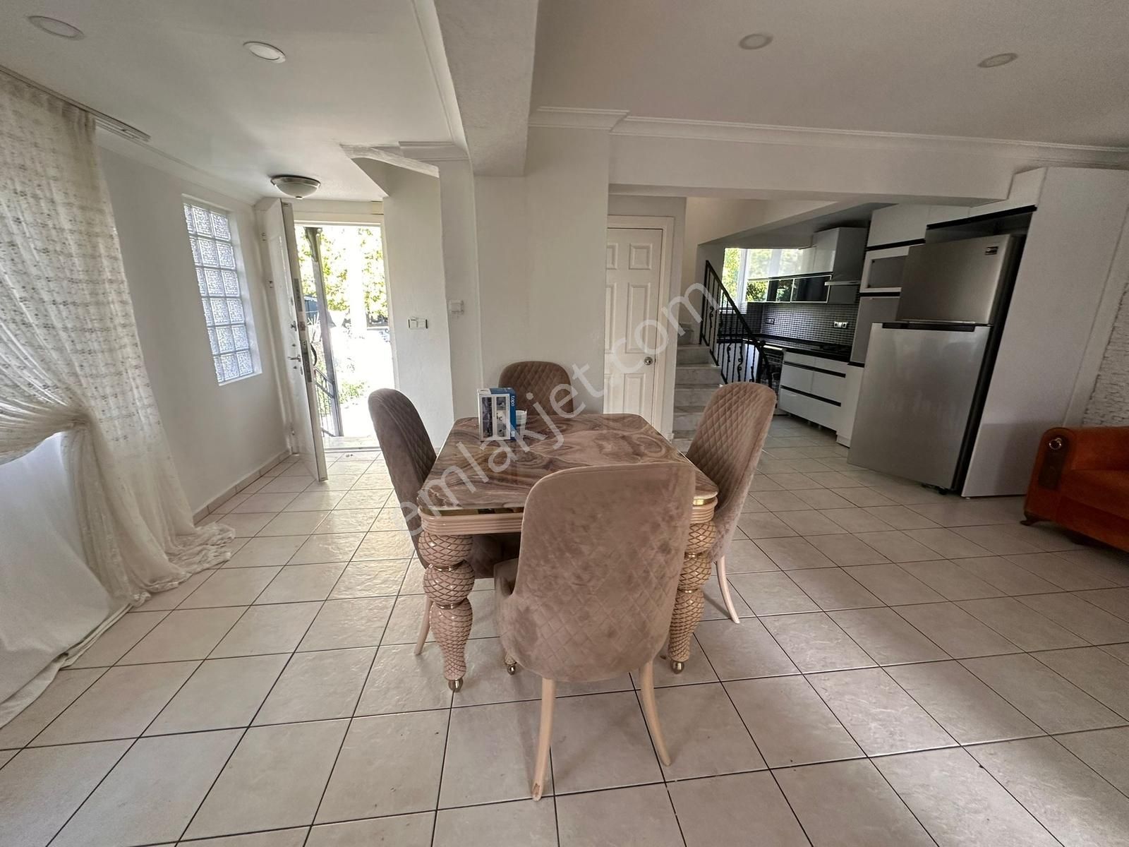 Stoptan Foça 270m² Bahçe Kulanım Alanlı 3+1 İkiz Villa - Görsel 10