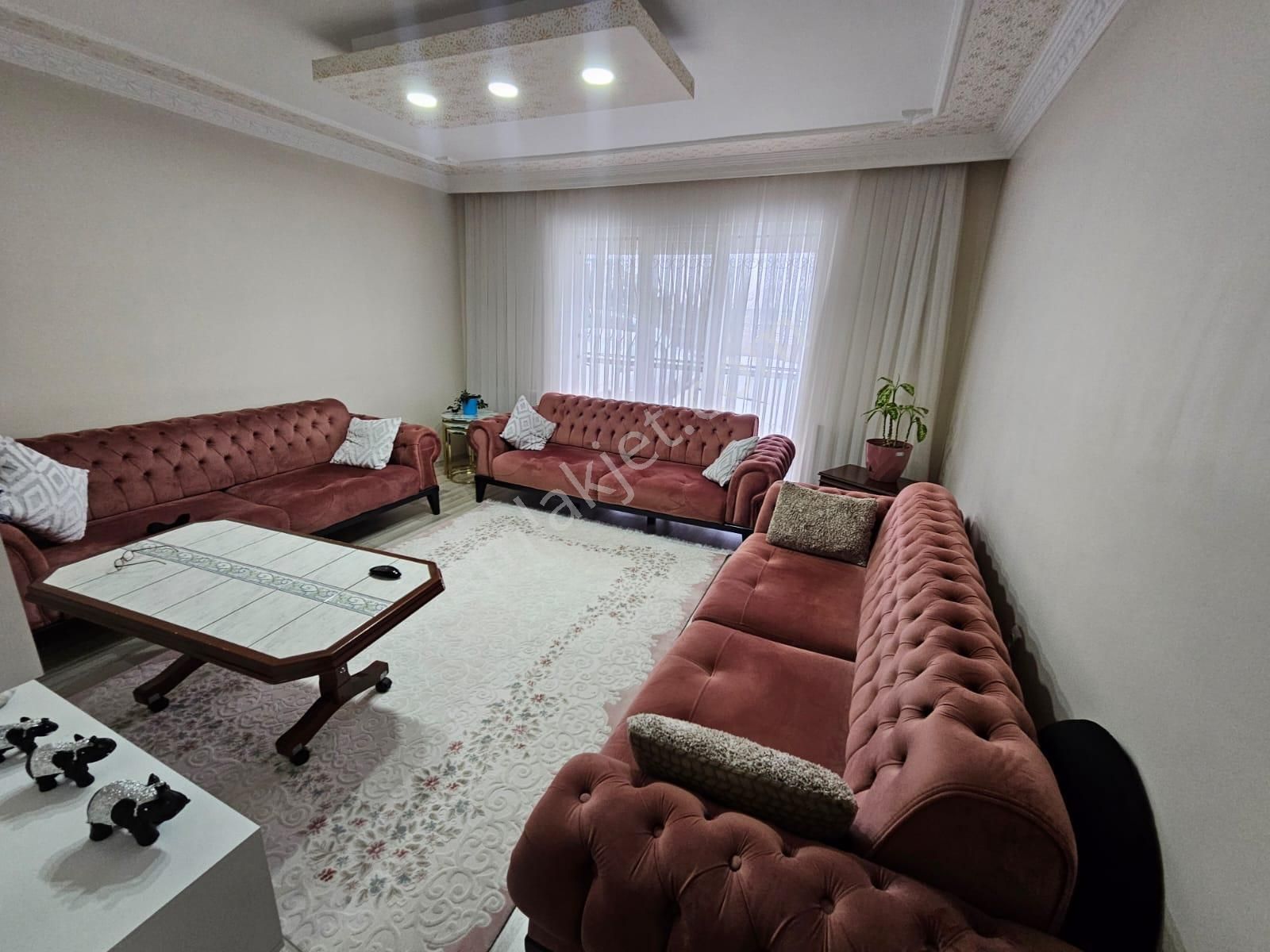 Beşikkaya'da Altınköy Mevkii Asansörlü Ön Cephe 3+1 Giriş Kat Satılık Daire !!