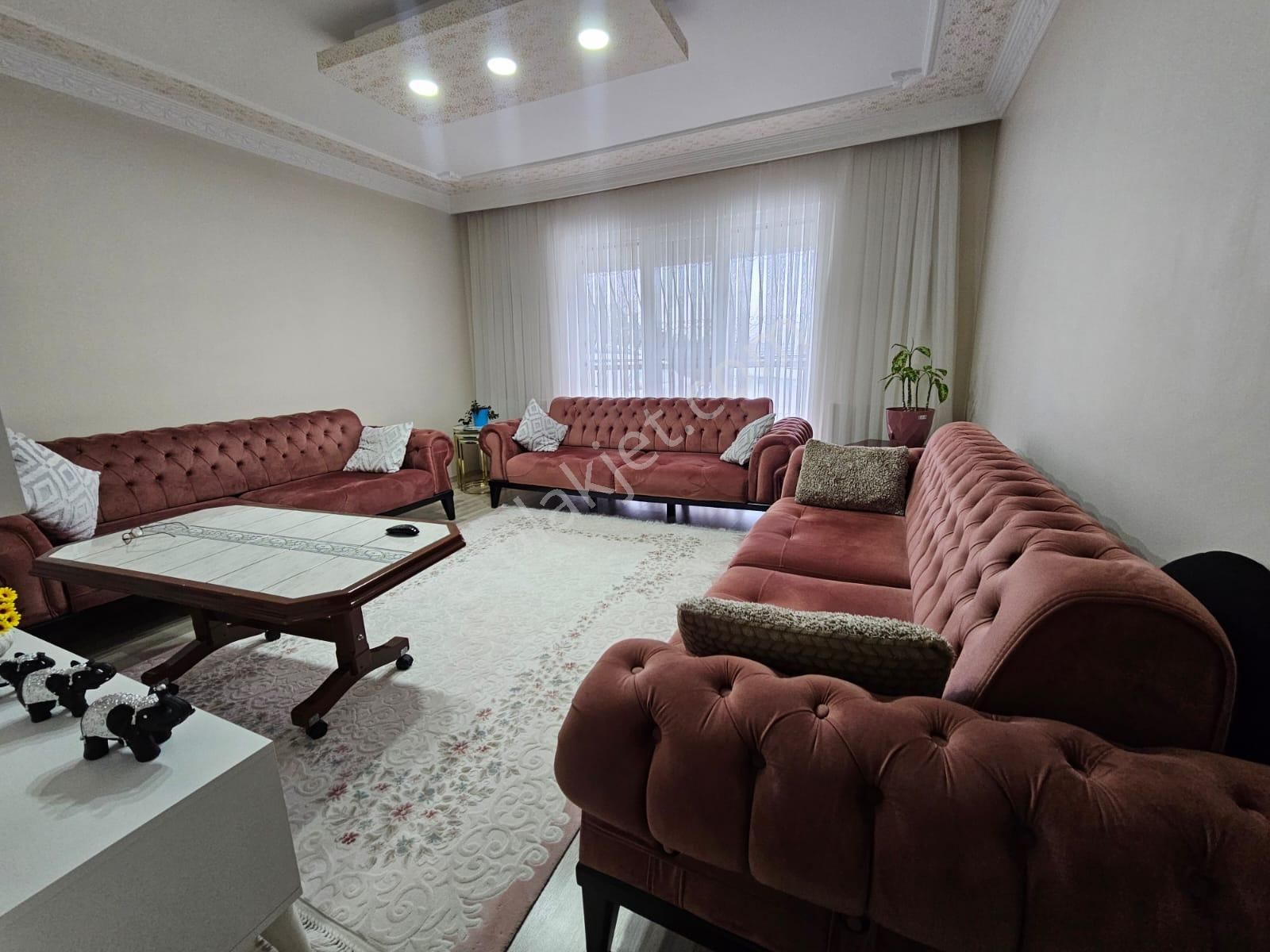 Beşikkaya'da Altınköy Mevkii Asansörlü Ön Cephe 3+1 Giriş Kat Satılık Daire !! - Görsel 2