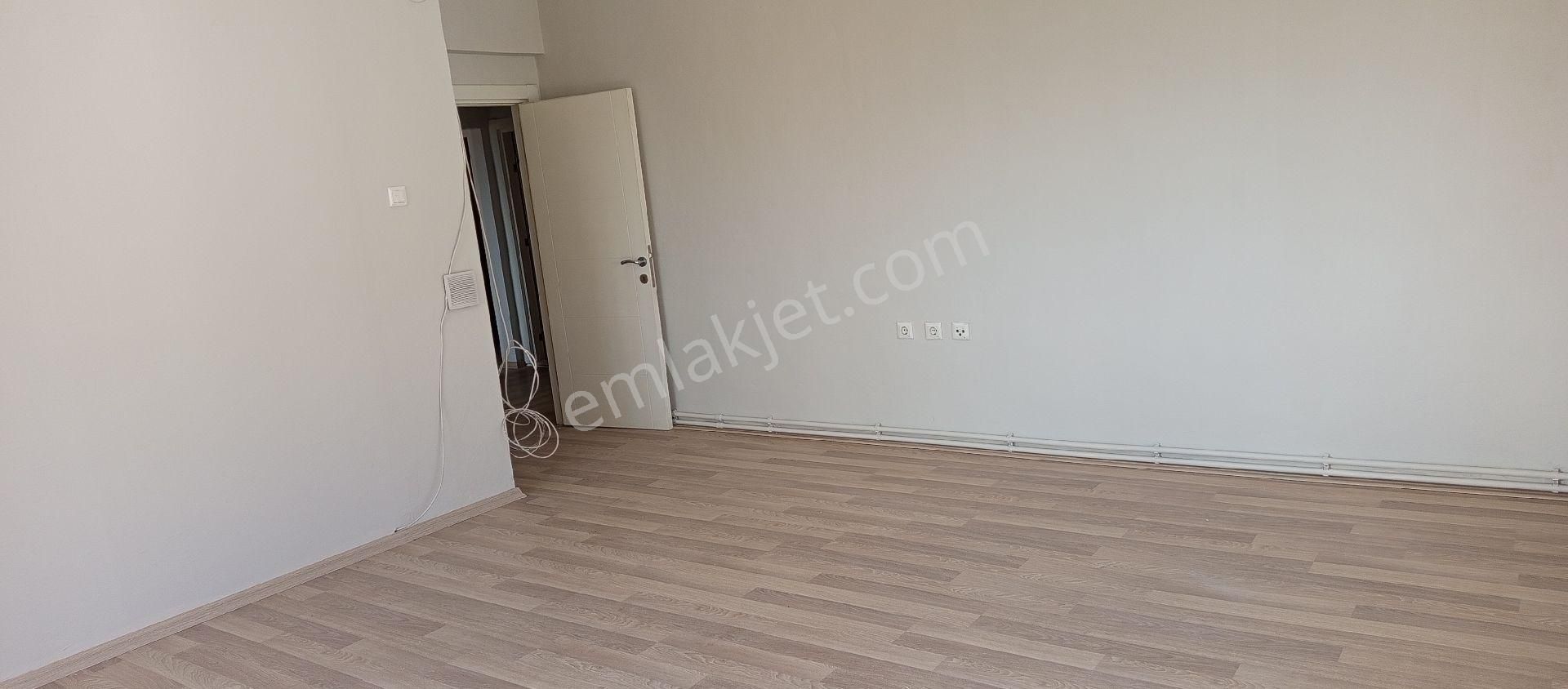 Sakarya İli Adapazarı İlçesinde Satılık 3+1 Daire - Görsel 29