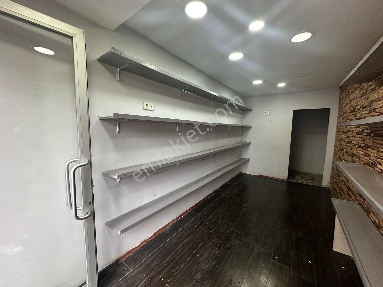Türkiye Emlak Ana Caddeye Yakın Kiralık Dükkan 20m2
