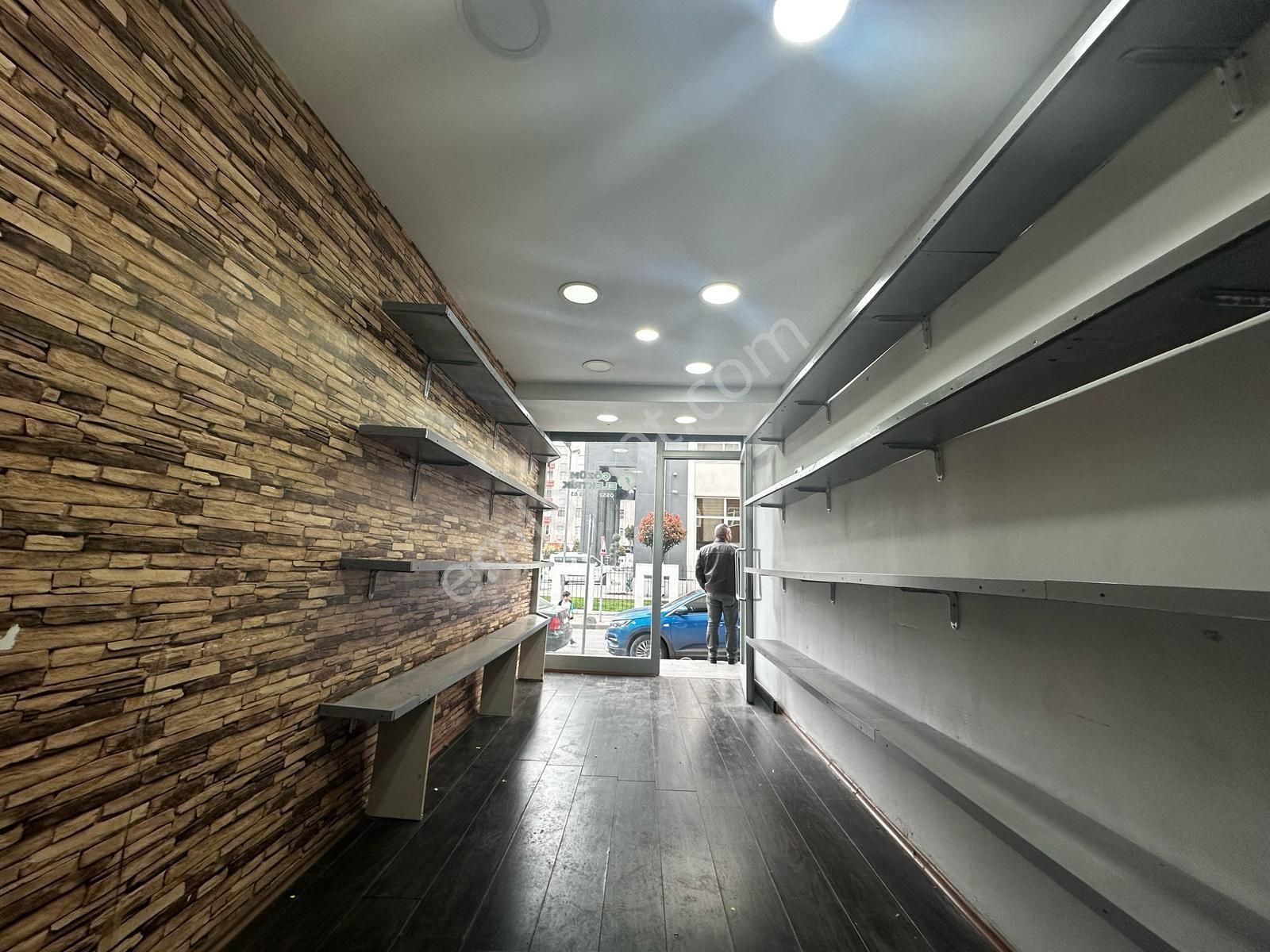 Türkiye Emlak Ana Caddeye Yakın Kiralık Dükkan 20m2 - Görsel 3