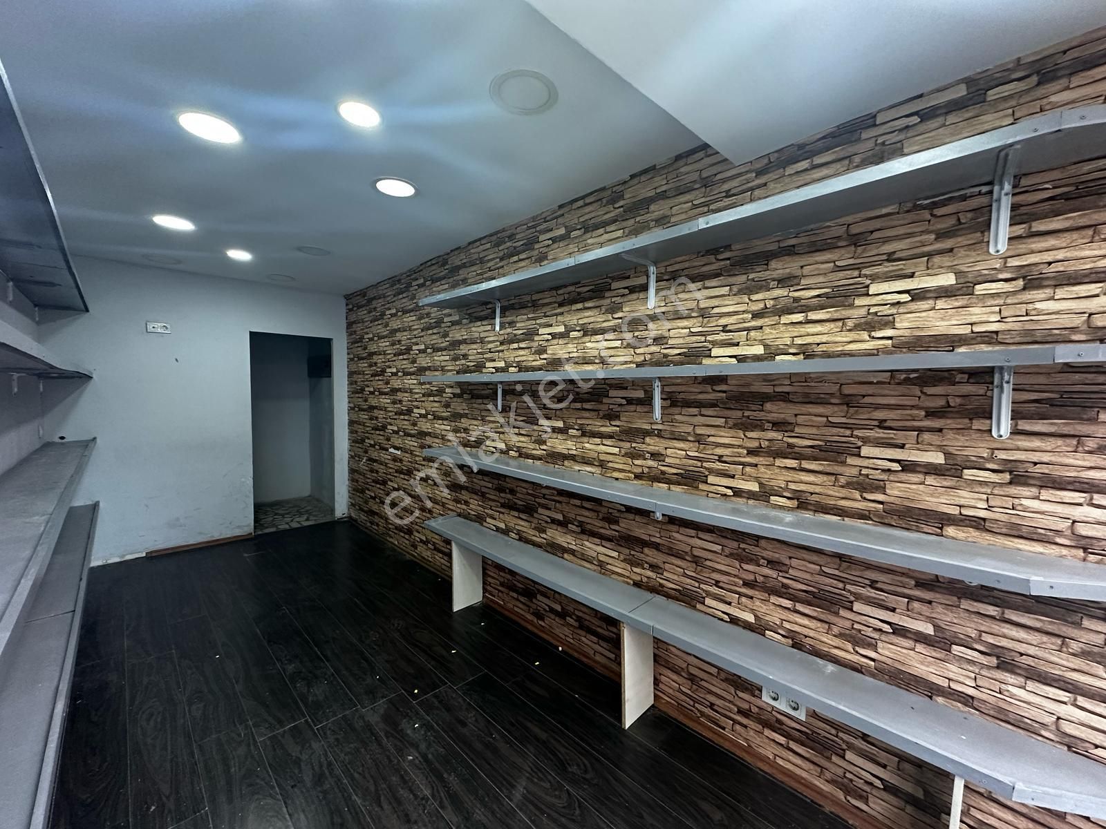 Türkiye Emlak Ana Caddeye Yakın Kiralık Dükkan 20m2 - Görsel 4