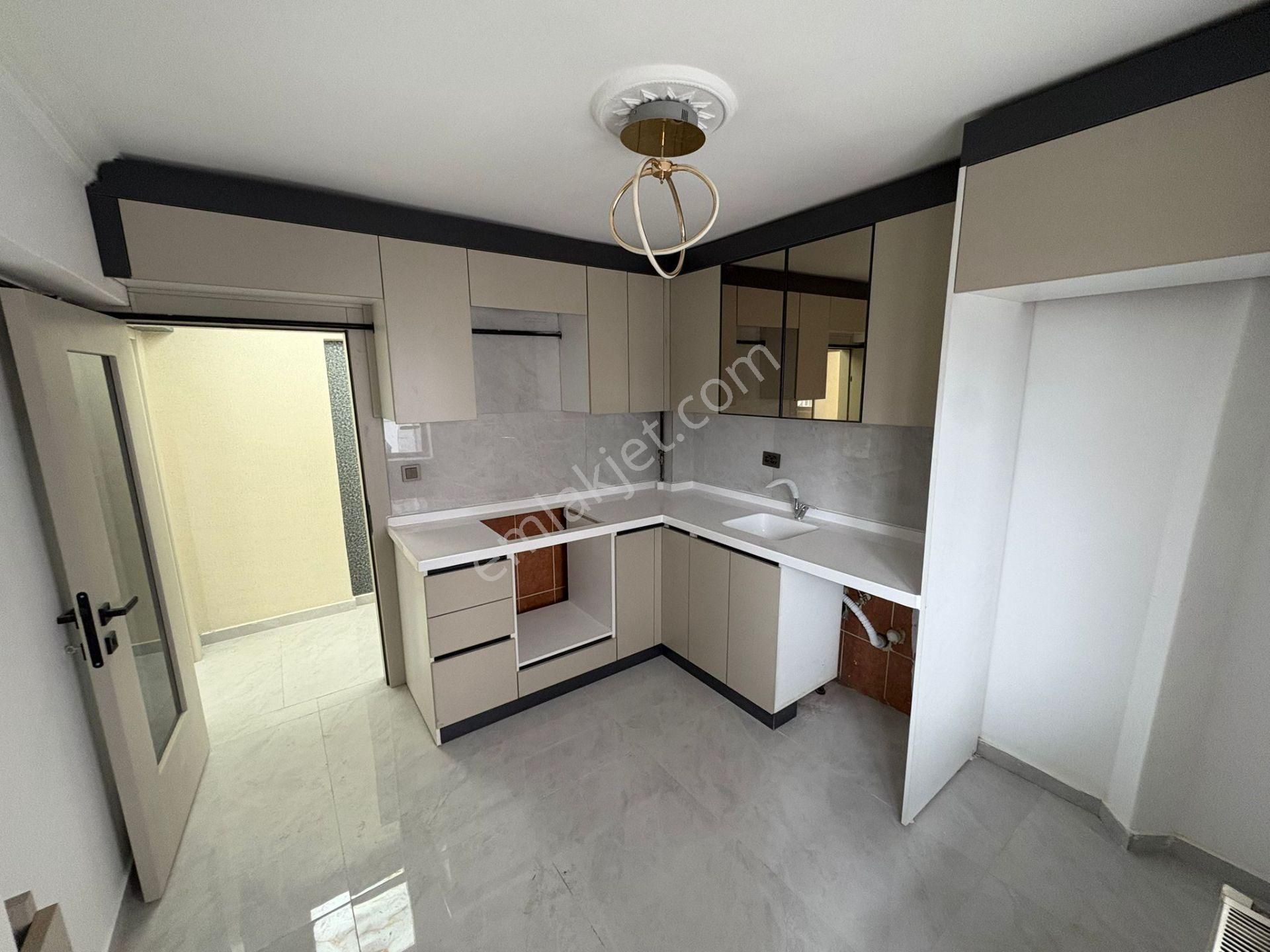 Piyade Mh 3+1 Bağımsız Lux Yapılı Ara Kat Cadde Üzeri Satılık Daire