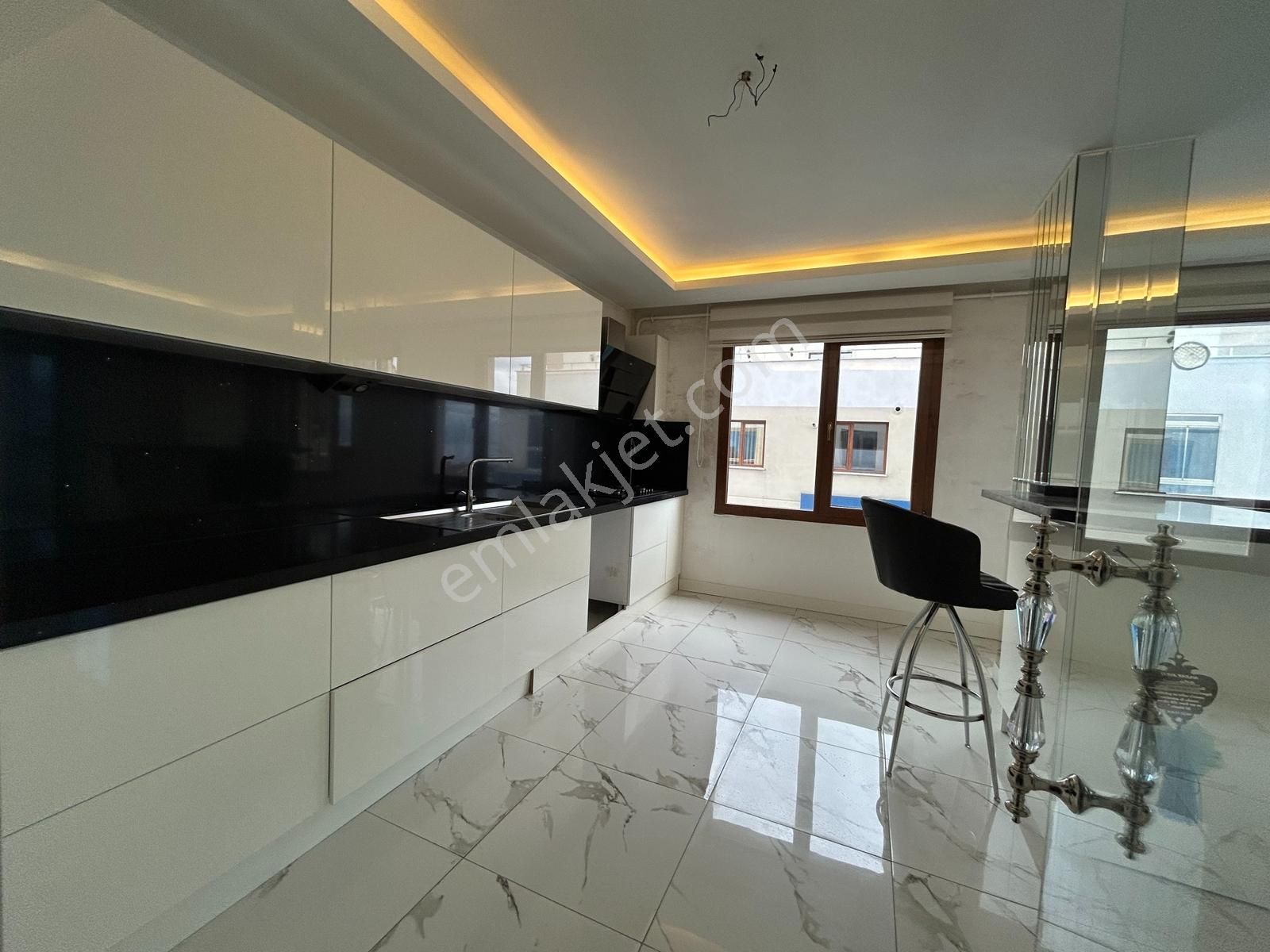 Gemlikte Deniz Manzaralı Satılık 5+1 Dubleks Daire - Görsel 11