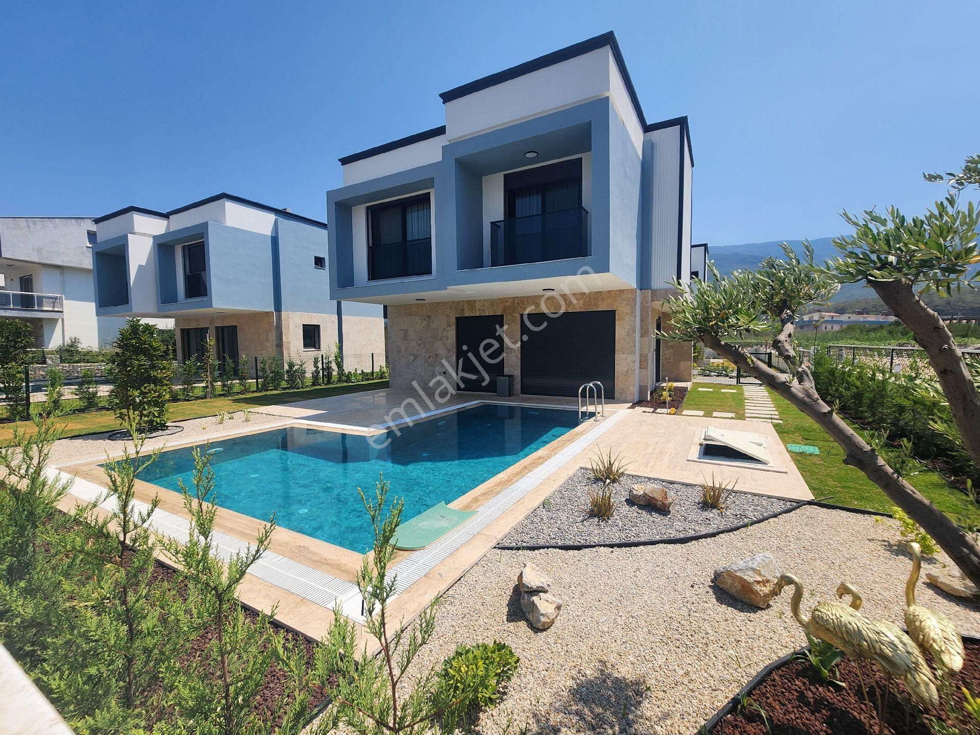 Güzelçamlı Plajı 300 Metre Köşe Villa - Görsel 6