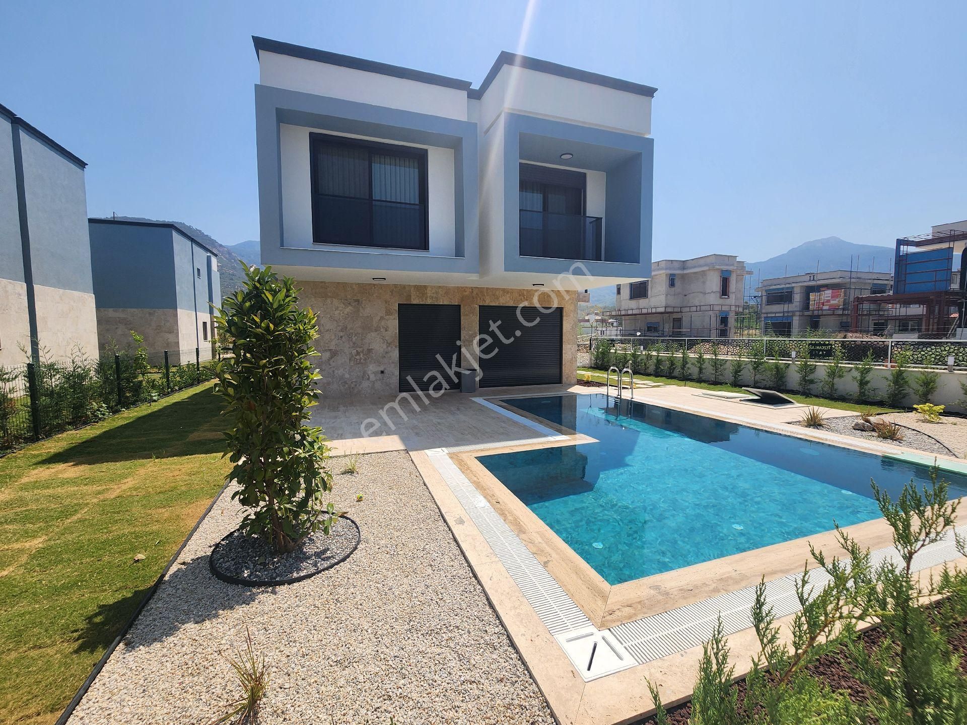 Güzelçamlı Plajı 300 Metre Köşe Villa - Görsel 5