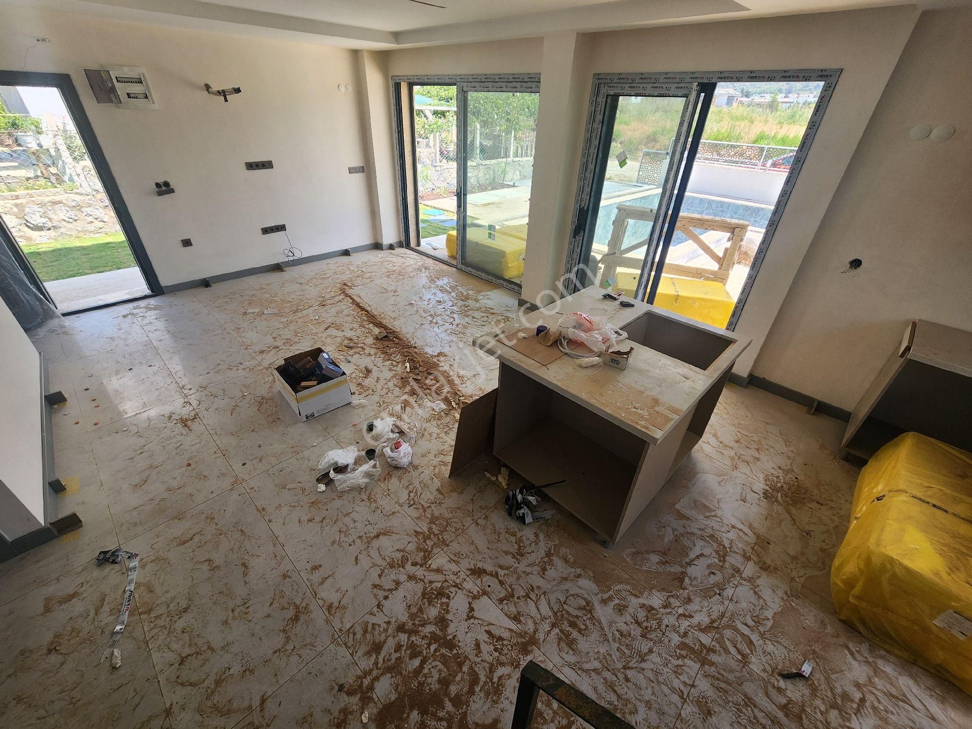 Güzelçamlı Plajı 300 Metre Köşe Villa - Görsel 16