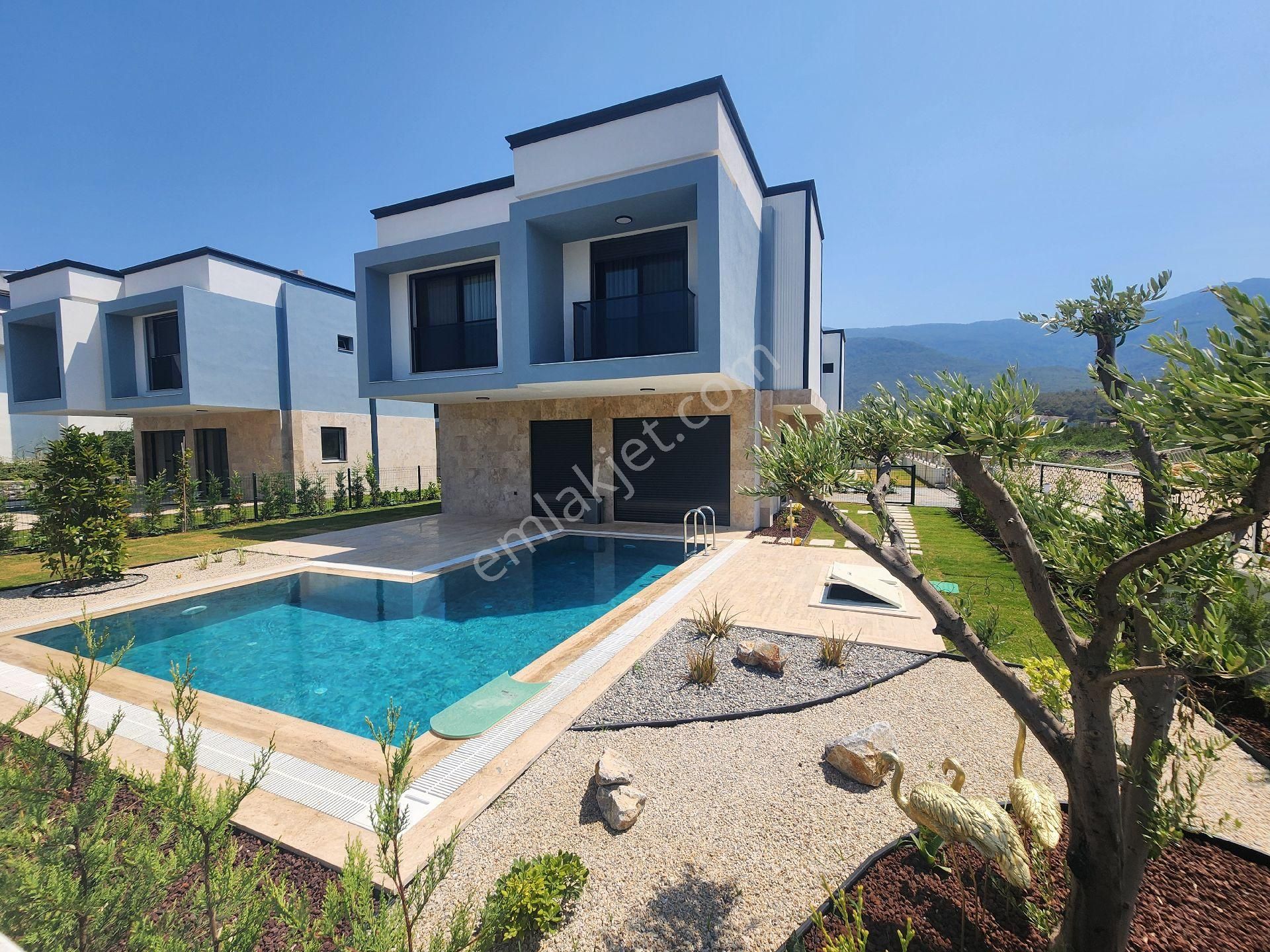 Güzelçamlı Plajı 300 Metre Köşe Villa - Görsel 3