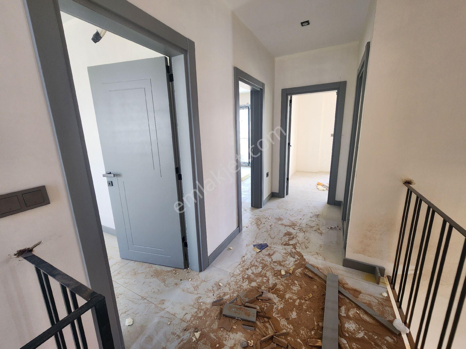 Güzelçamlı Plajı 300 Metre Köşe Villa - Görsel 17