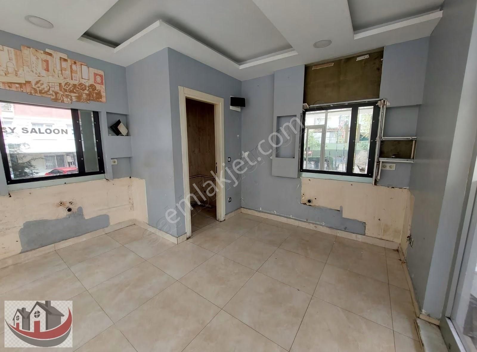 Güneyden Köşe Başı Yeni Bina 25m2 Kiracılı Dükkan - Görsel 4