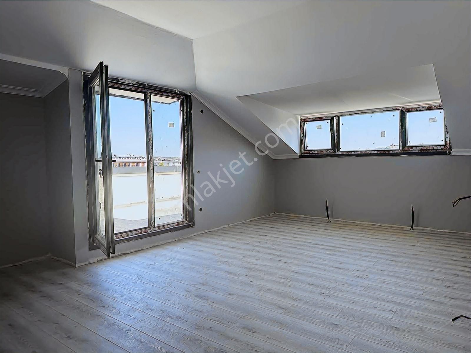 Bahçelievler Mahallesinde Caddeye 1. Bina Muhteşem Dublex - Görsel 12