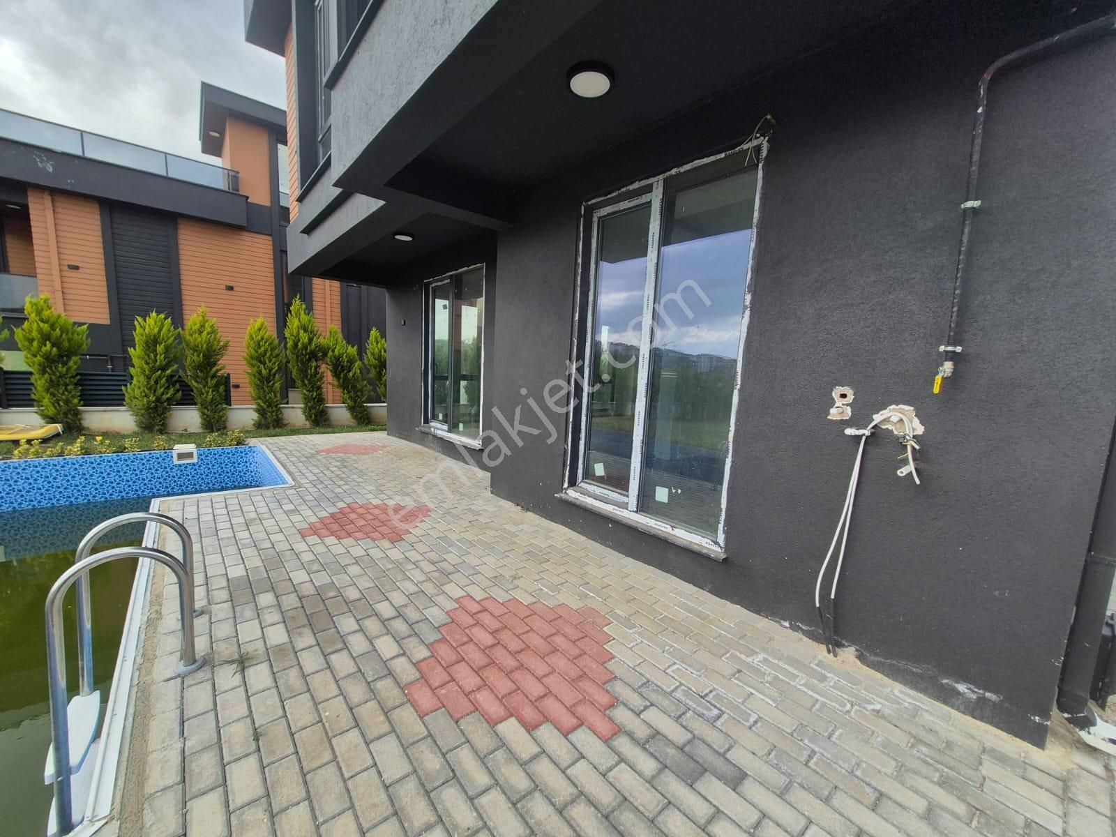 Delux'den Hürriyet Mah.'nin Villa Bölgesinde Fırsat Lux Villa - Görsel 10