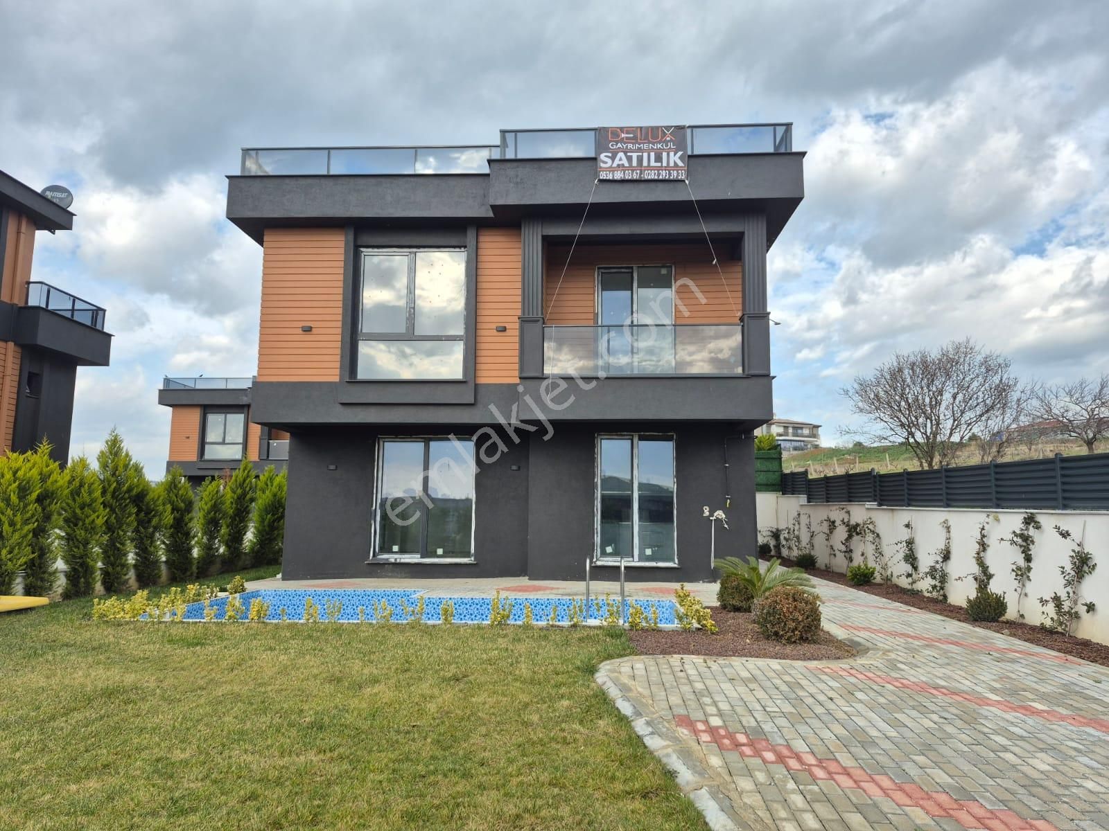 Delux'den Hürriyet Mah.'nin Villa Bölgesinde Fırsat Lux Villa