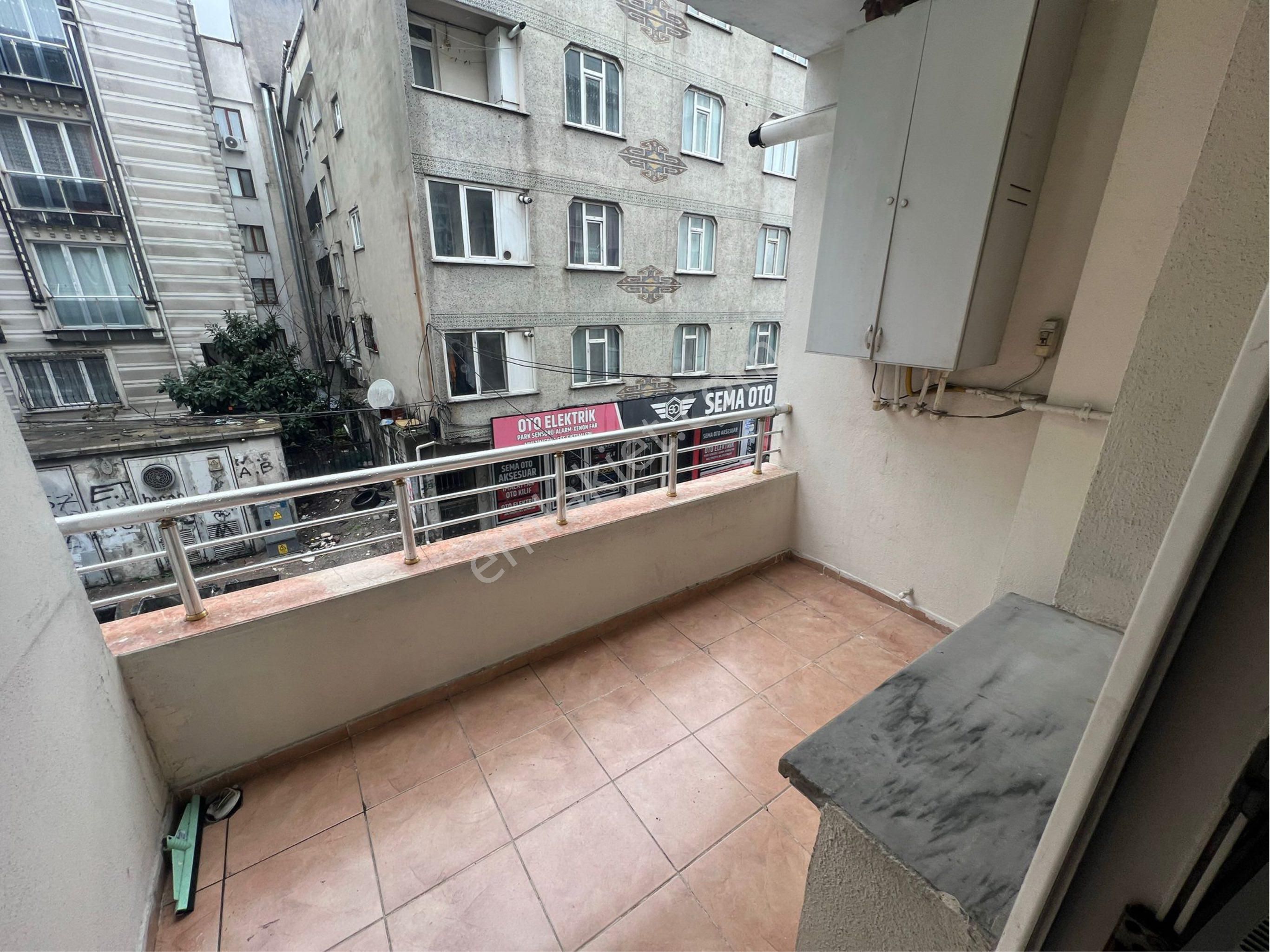 Namık Kemal Mahallesinde 3+1 Geniş Mutfaklı 130m² Aile Apartmanı - Görsel 7
