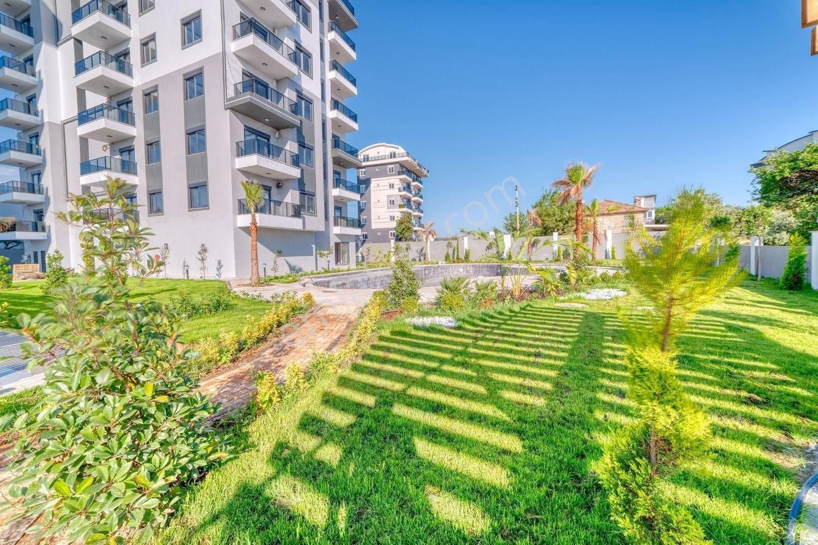 Alanya Avsallar – Havuz Manzaralı Ultra Lüks Mobilyalı Köşe 1+1 Daire - Görsel 2