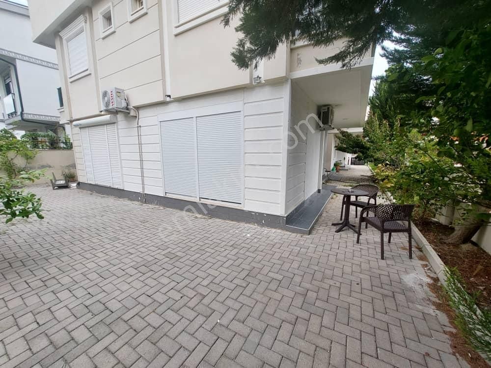 Güzeloba'da 1+1 Satılık Bakımlı Daire - Görsel 14