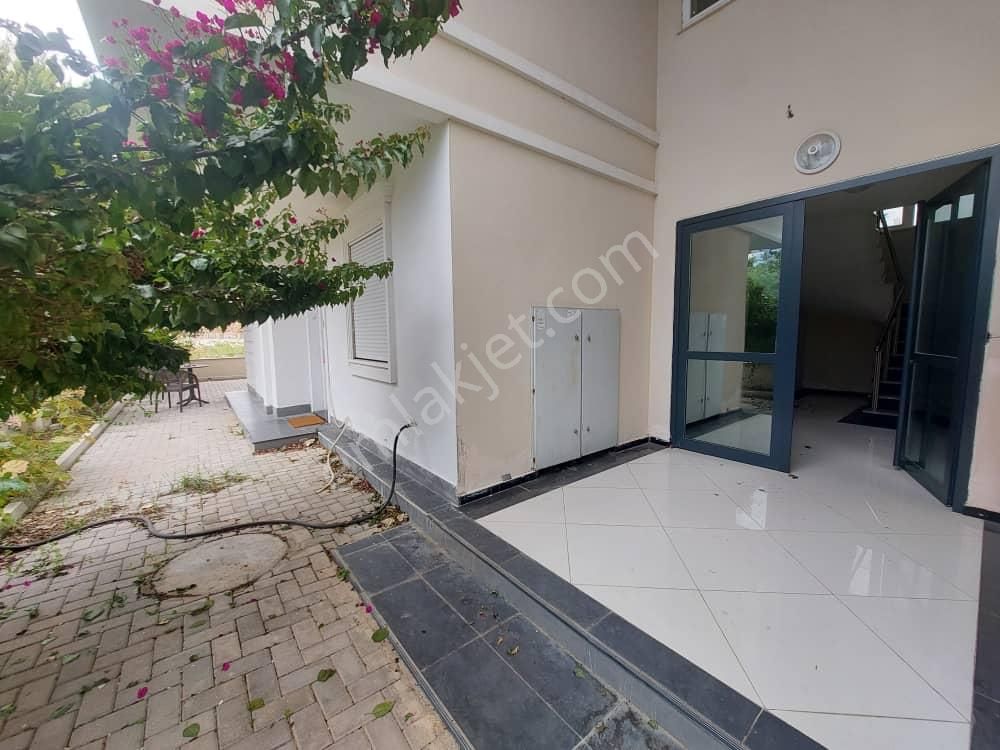 Güzeloba'da 1+1 Satılık Bakımlı Daire - Görsel 17