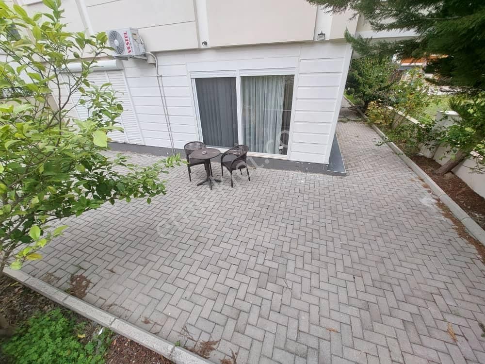 Güzeloba'da 1+1 Satılık Bakımlı Daire - Görsel 3