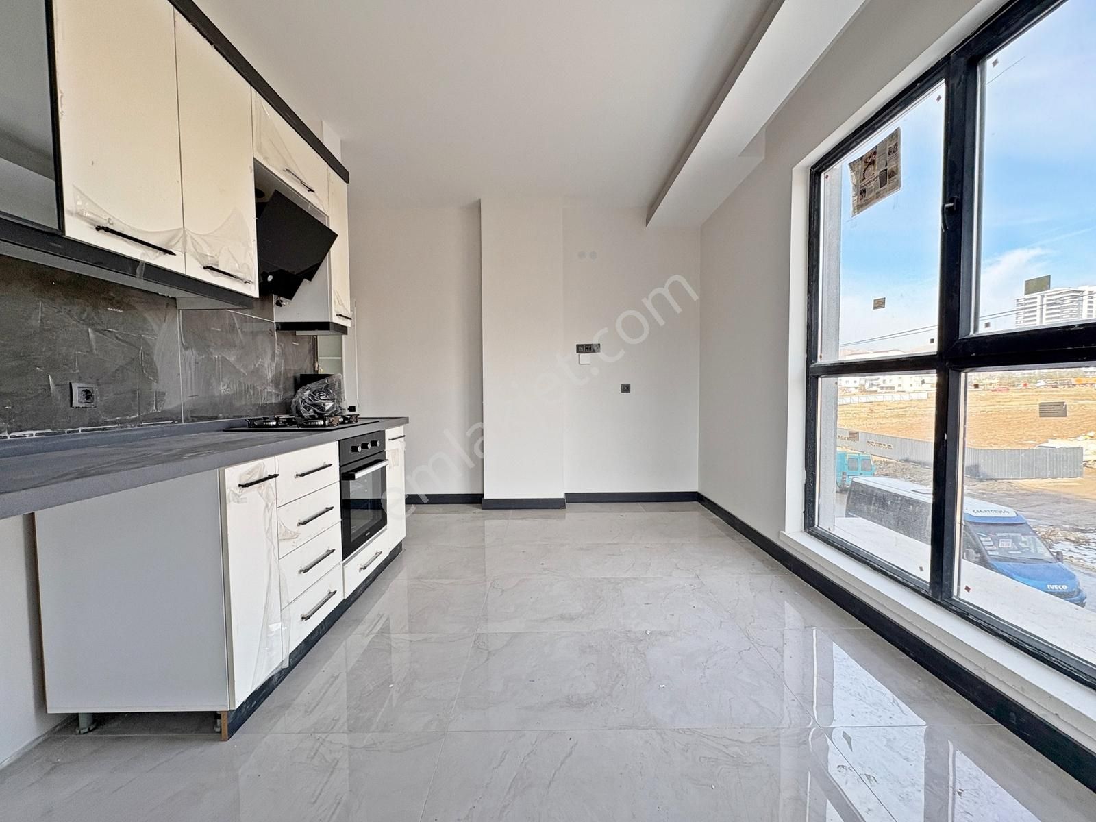 2+1 1.kat Sıfır Oturuma Hazır Geniş Ebeveyn Banyolu Asansörlü - Görsel 6