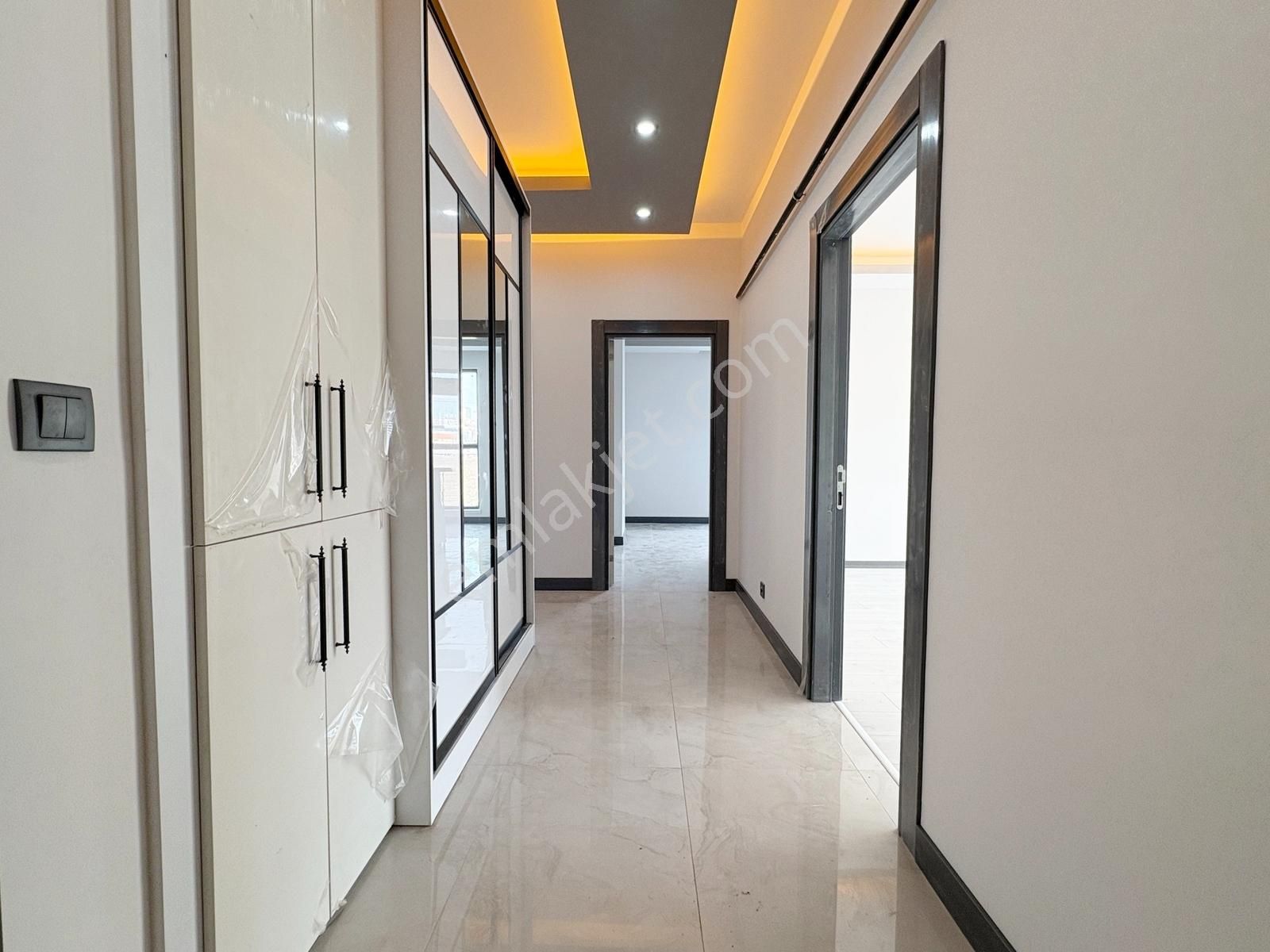 2+1 1.kat Sıfır Oturuma Hazır Geniş Ebeveyn Banyolu Asansörlü - Görsel 25