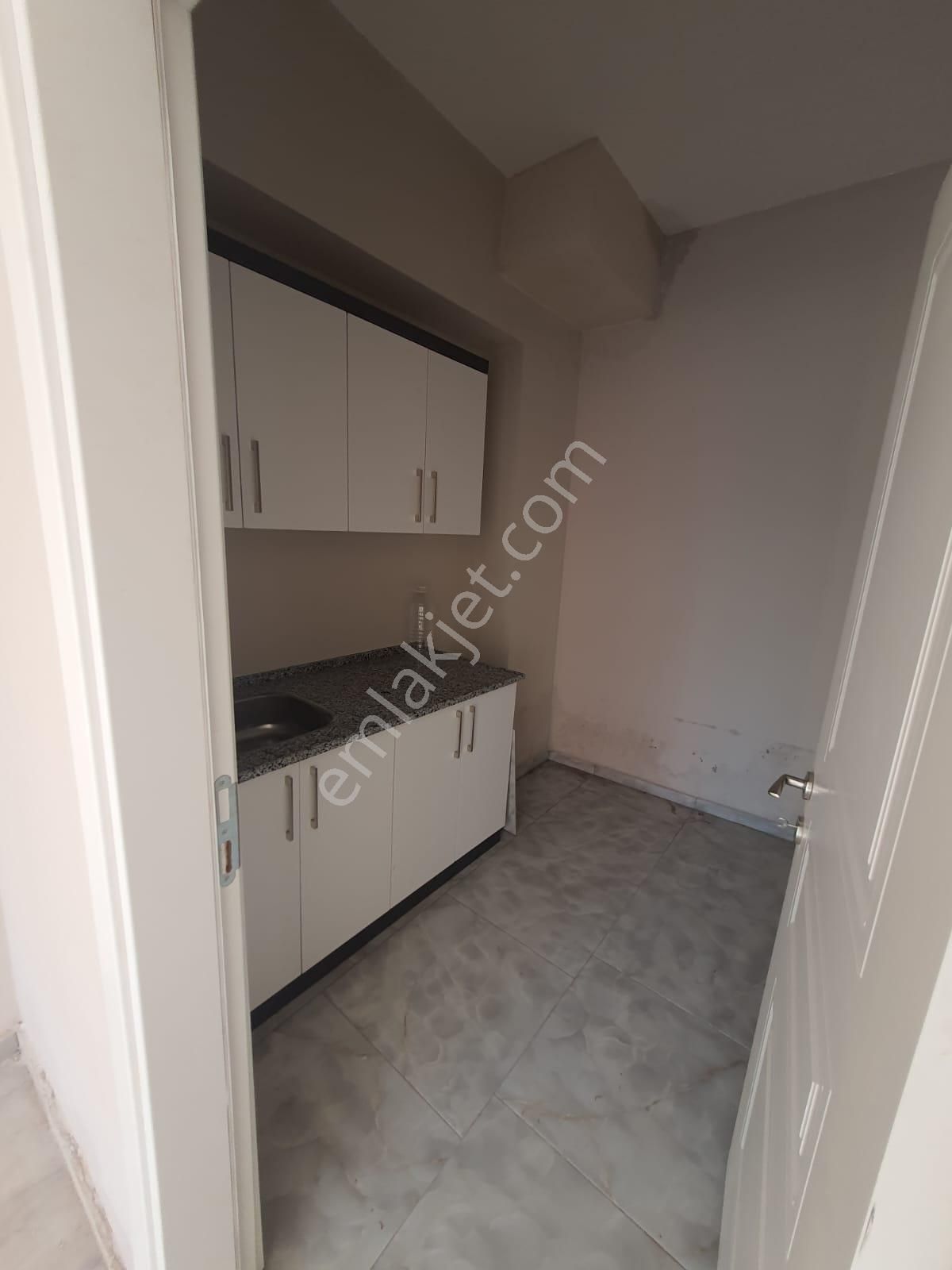 Stop’tan Altıntaş Gazi Bulvarı Caddesi Üzerinde Kiralık Dükkan - Görsel 3