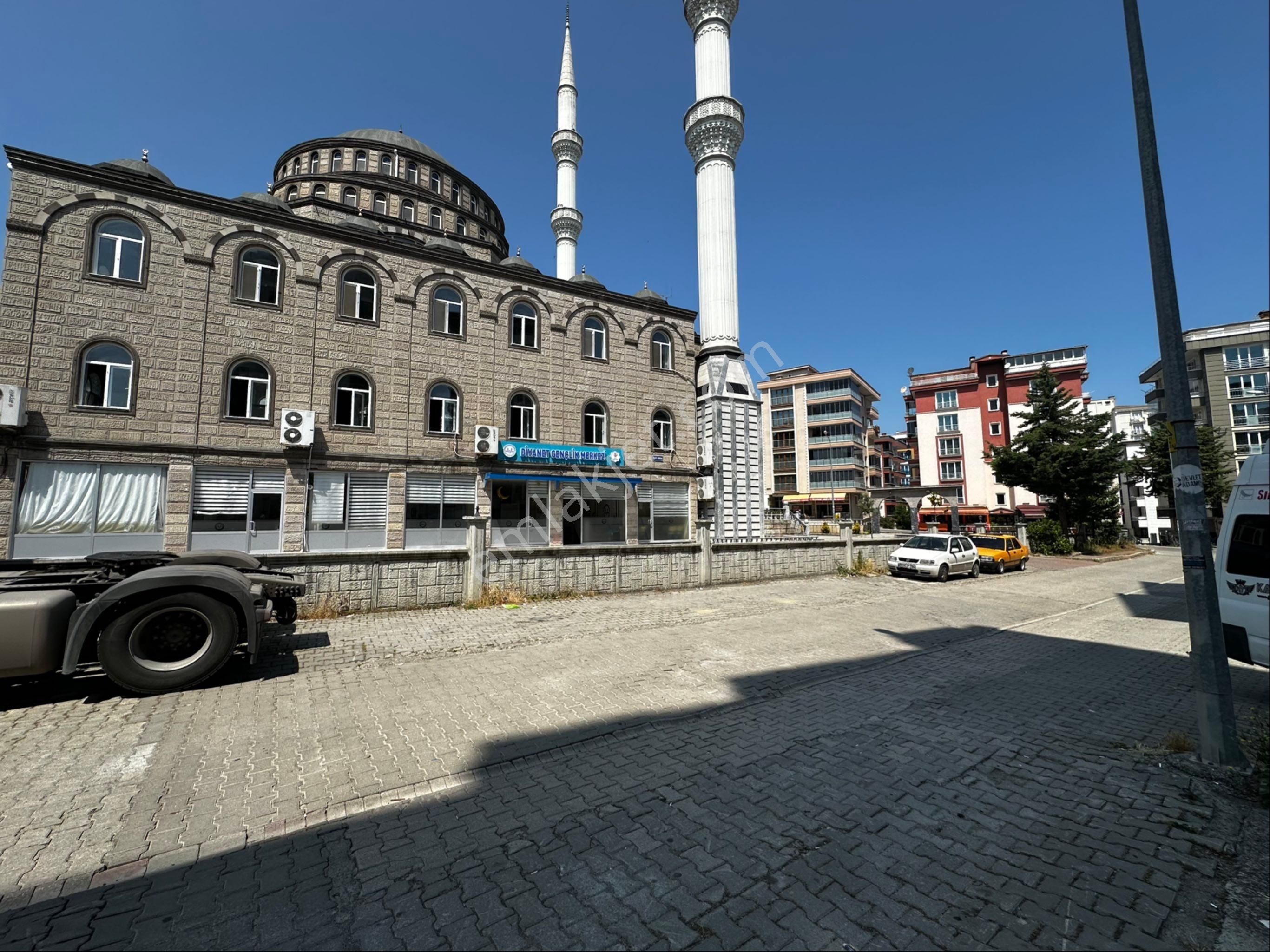 Atakum Atakent'in Merkezinde 75.yıl Camii Karşısı Köşe Dükkan - Görsel 5