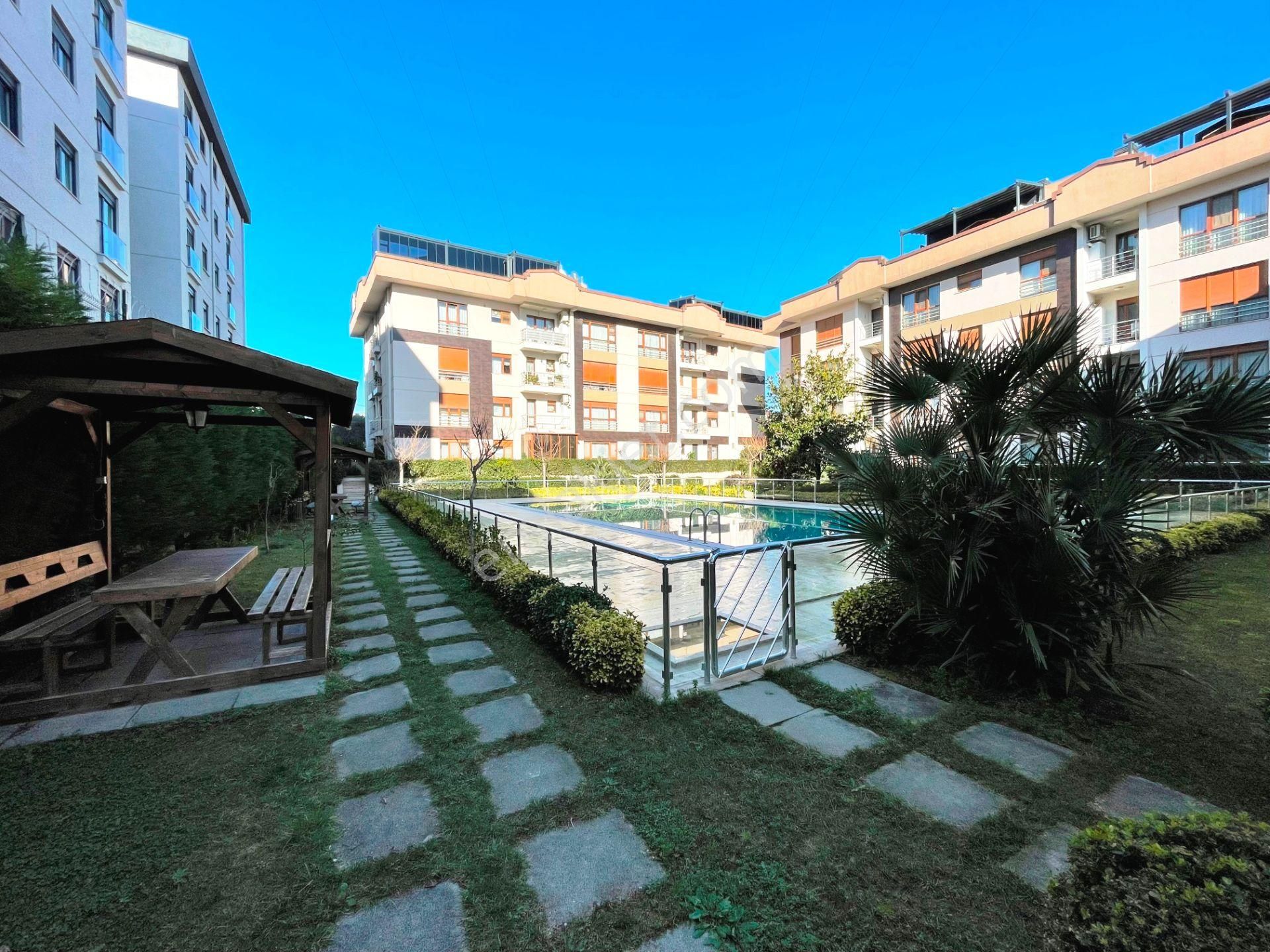 Aydoğan Park Tuzla'da Çift Banyolu Kiracısız 3.kat Satılık 3+2