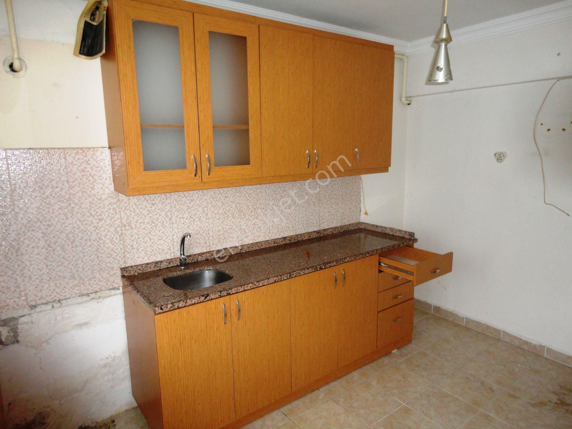 Çınarcık Sahile 100 Metre Manzaralı Balkonlu 175m2 Satılık 3+1 - Görsel 21