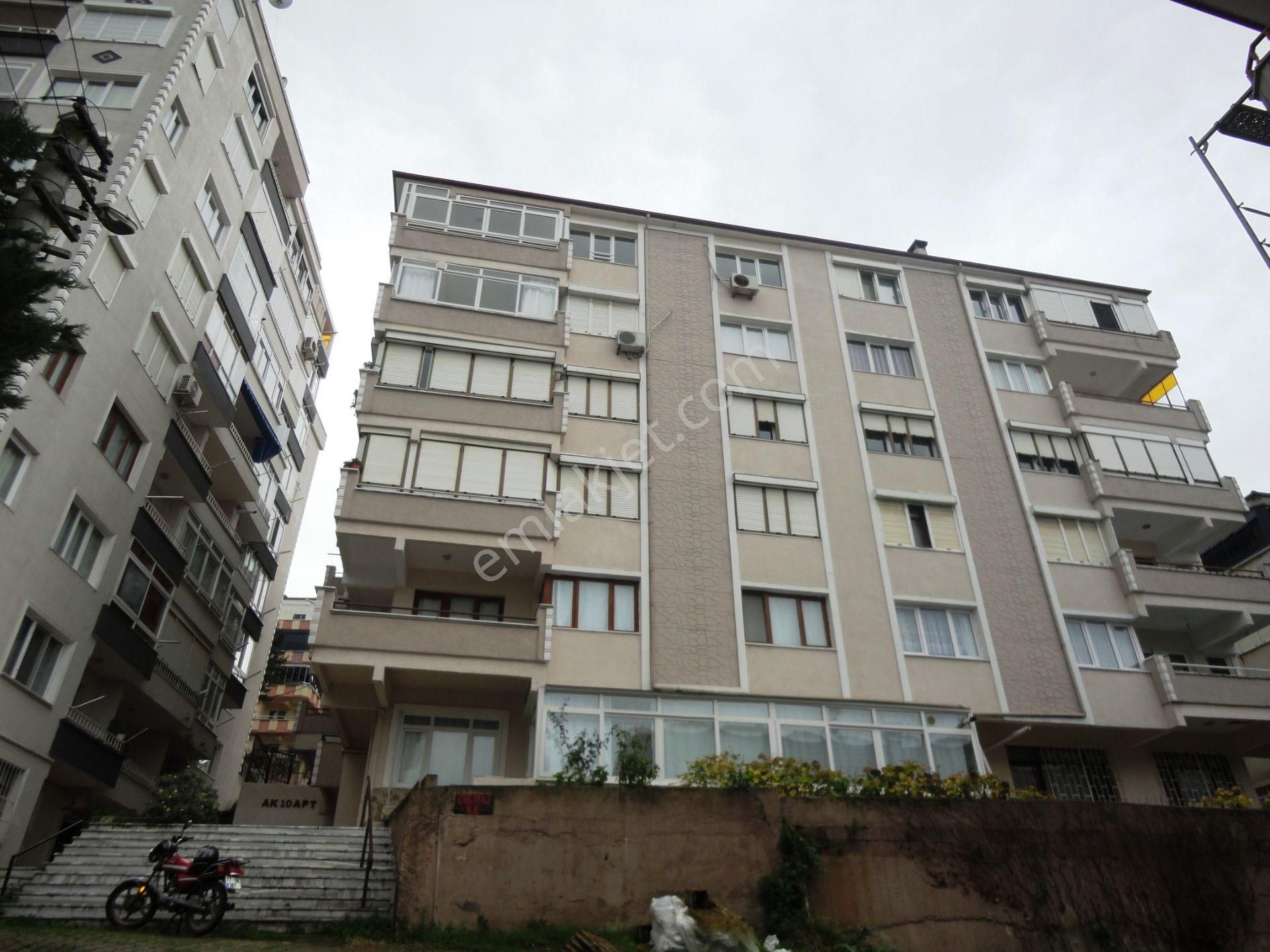 Çınarcık Sahile 100 Metre Manzaralı Balkonlu 175m2 Satılık 3+1 - Görsel 34