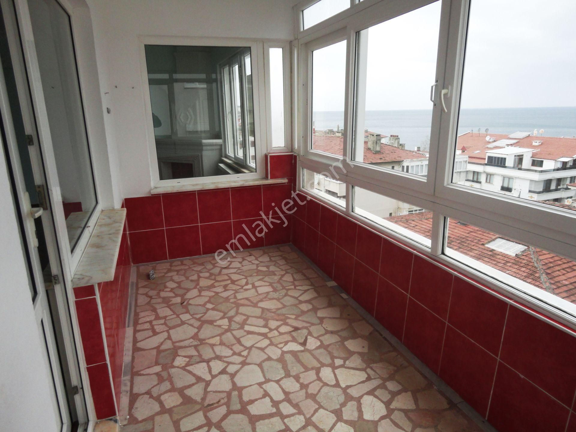 Çınarcık Sahile 100 Metre Manzaralı Balkonlu 175m2 Satılık 3+1 - Görsel 27