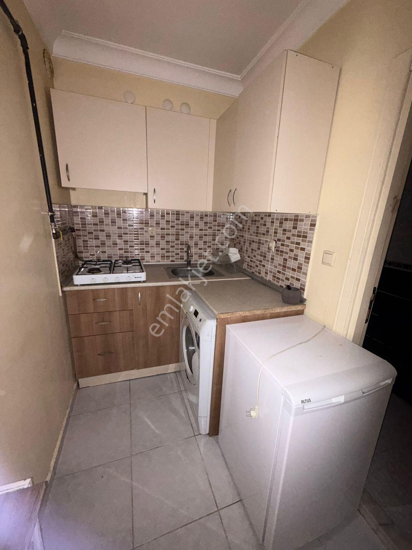 İletişim Kapısı Dibinde 1+1 Kısmi Eşyalı Kiralık Daire - Görsel 15