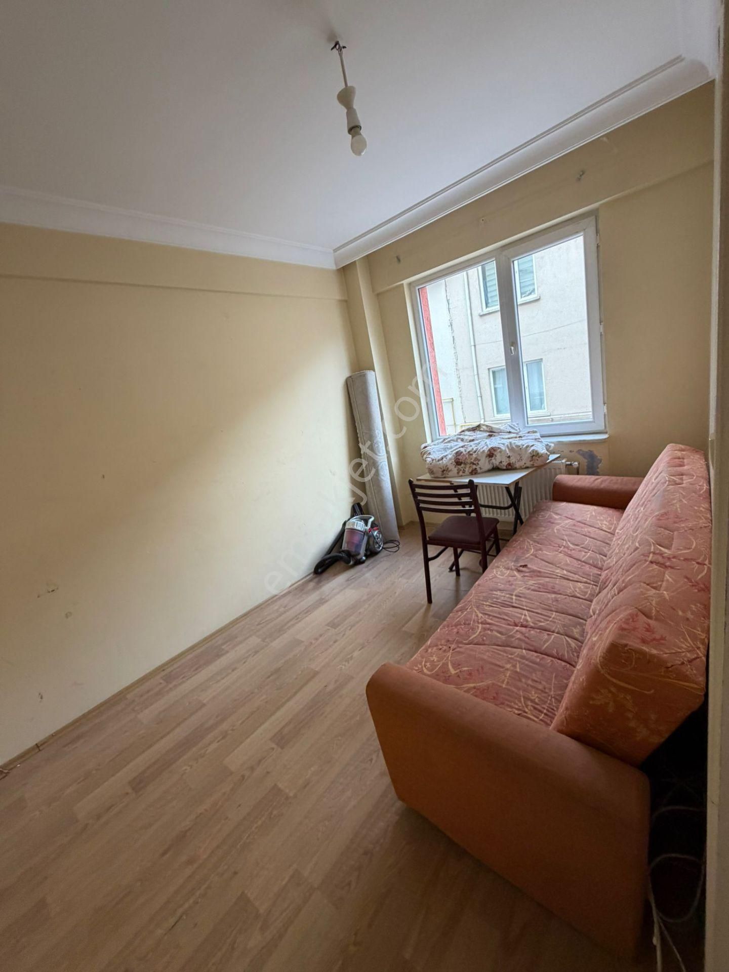 İletişim Kapısı Dibinde 1+1 Kısmi Eşyalı Kiralık Daire - Görsel 16