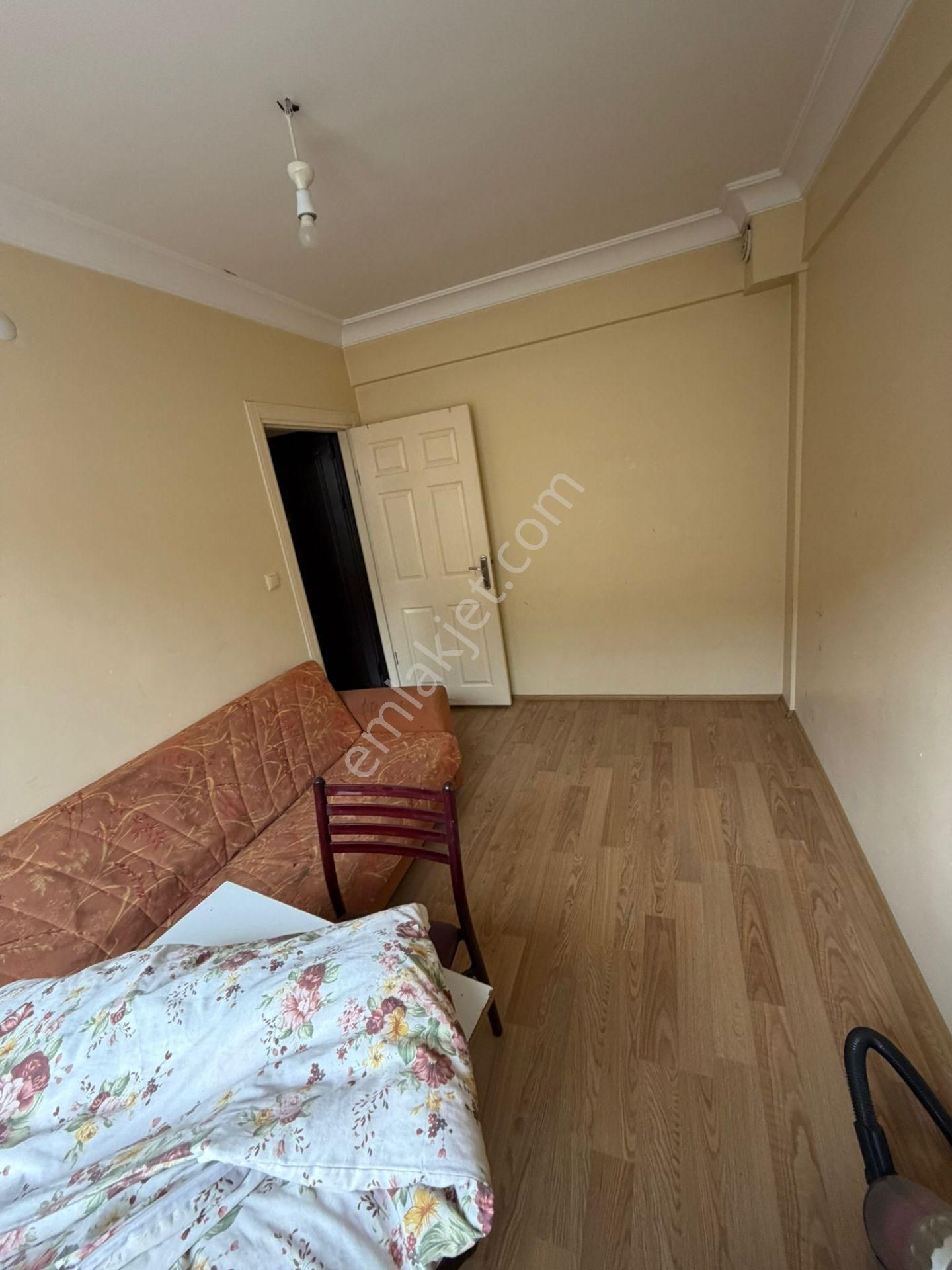 İletişim Kapısı Dibinde 1+1 Kısmi Eşyalı Kiralık Daire - Görsel 11