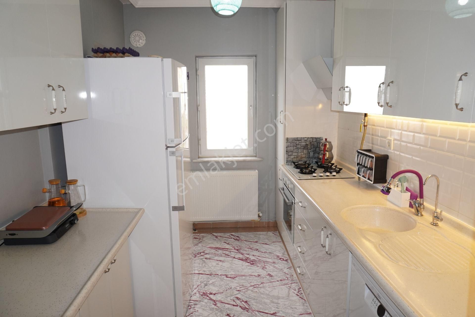 Menemen Asarlık Da Satılık 2+1 Kapalı Mutfak Doğalgaz Kombili Çiğli Serkan Emlak Dan