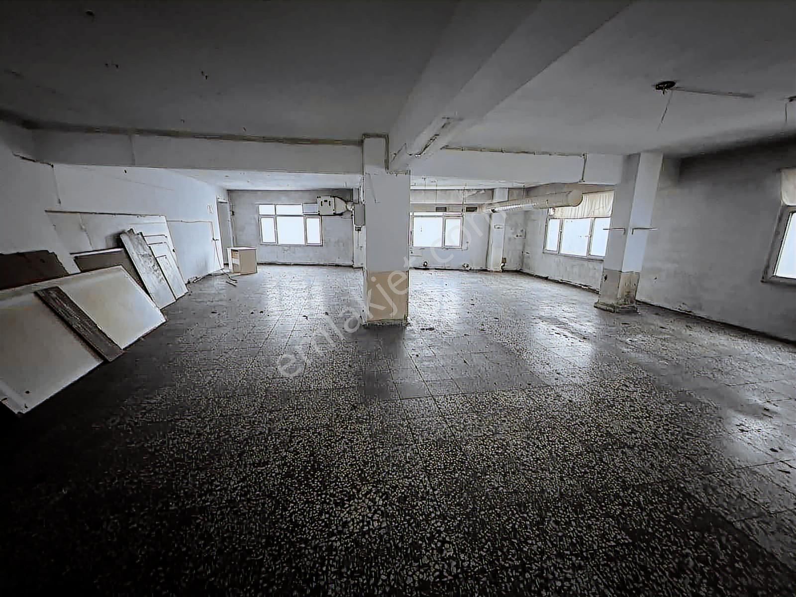 Uygun Emlaktançağlayan Caddeüstünde Kiralık 330m2 Komple Camlı - Görsel 28