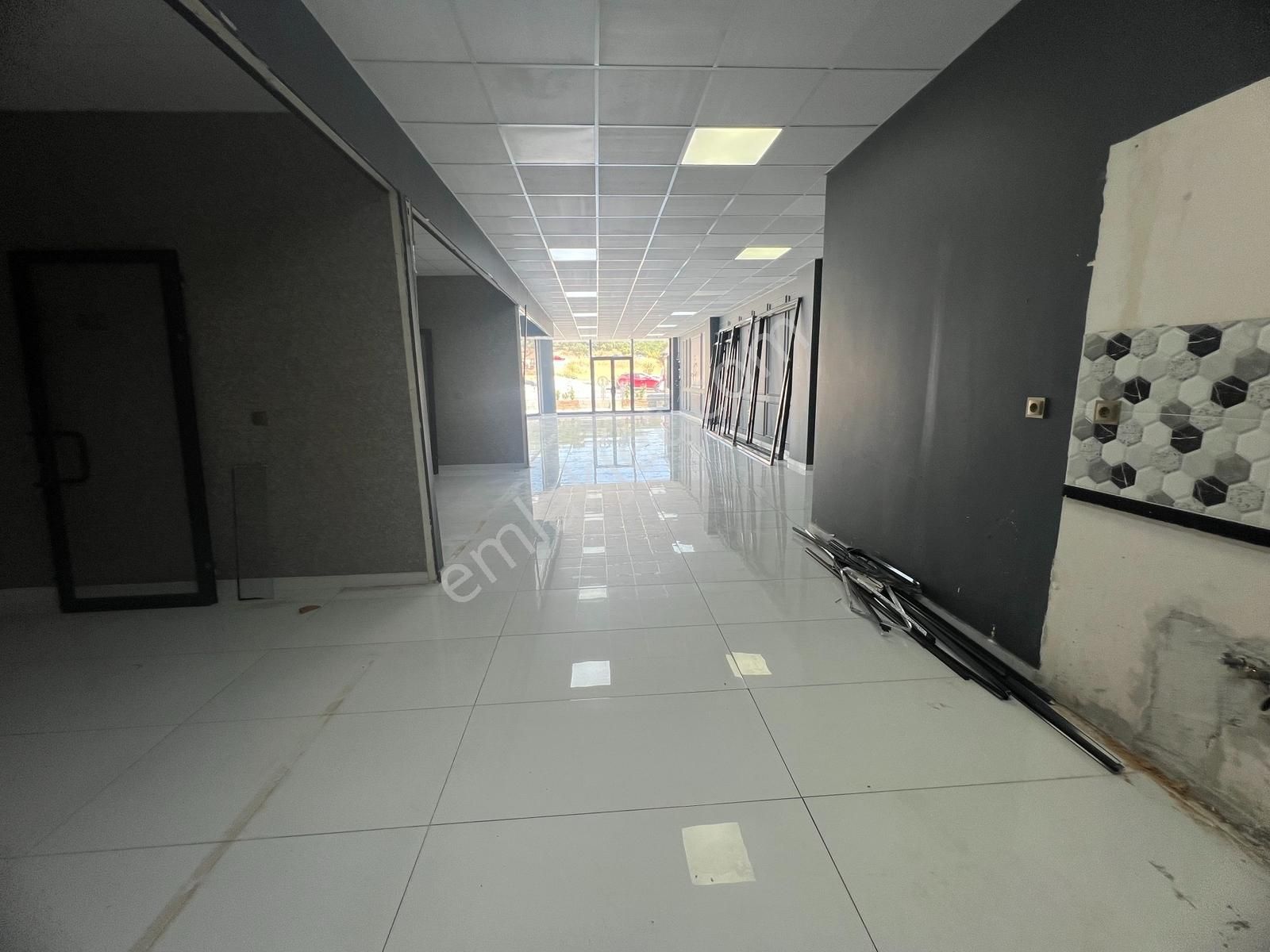 Balkanda Bulvara Cephe 200 Net 370m2 Kullanım Alanı Köşe Dükkan - Görsel 10