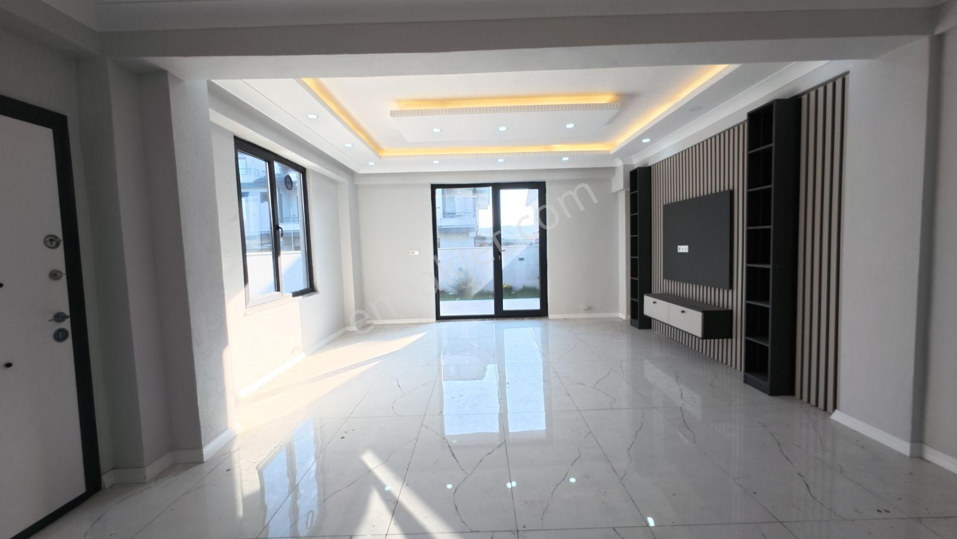 Sakarya Kocaali'de Geniş Bahçeli 4+1 Modern Villa - Görsel 14