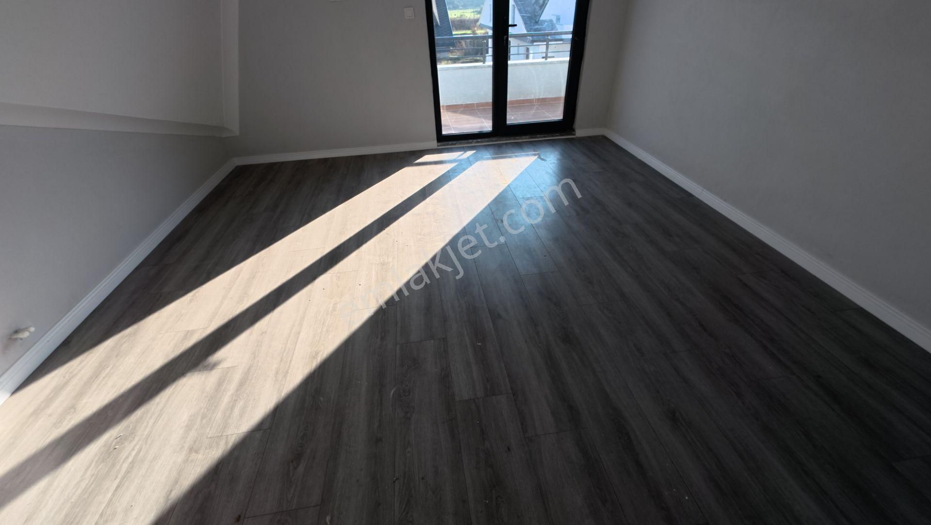 Sakarya Kocaali'de Geniş Bahçeli 4+1 Modern Villa - Görsel 33