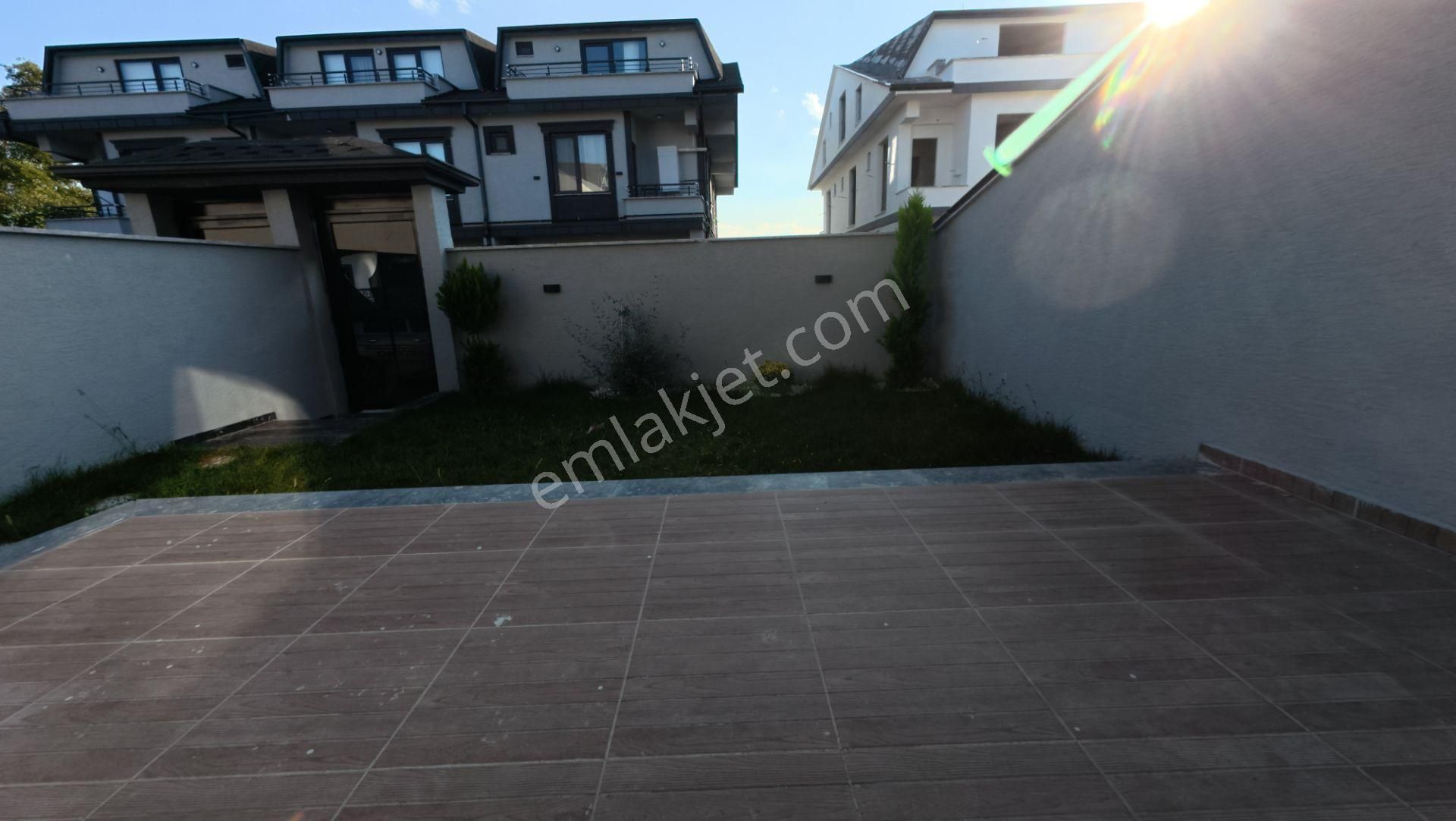 Sakarya Kocaali'de Geniş Bahçeli 4+1 Modern Villa - Görsel 8