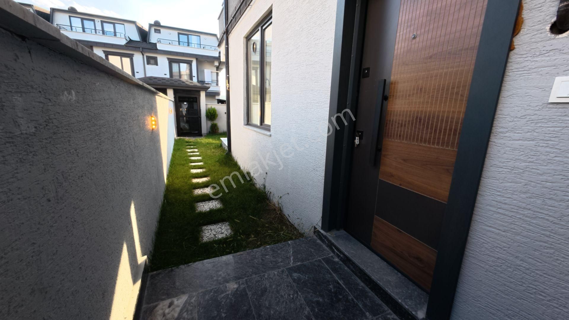 Sakarya Kocaali'de Geniş Bahçeli 4+1 Modern Villa - Görsel 10