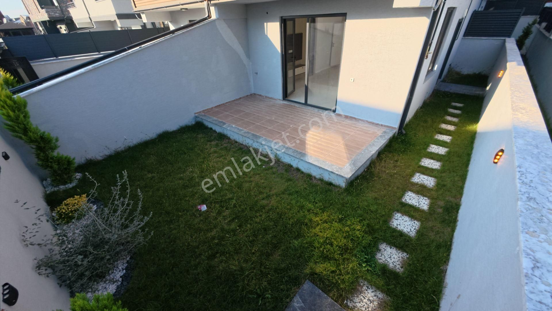 Sakarya Kocaali'de Geniş Bahçeli 4+1 Modern Villa - Görsel 3