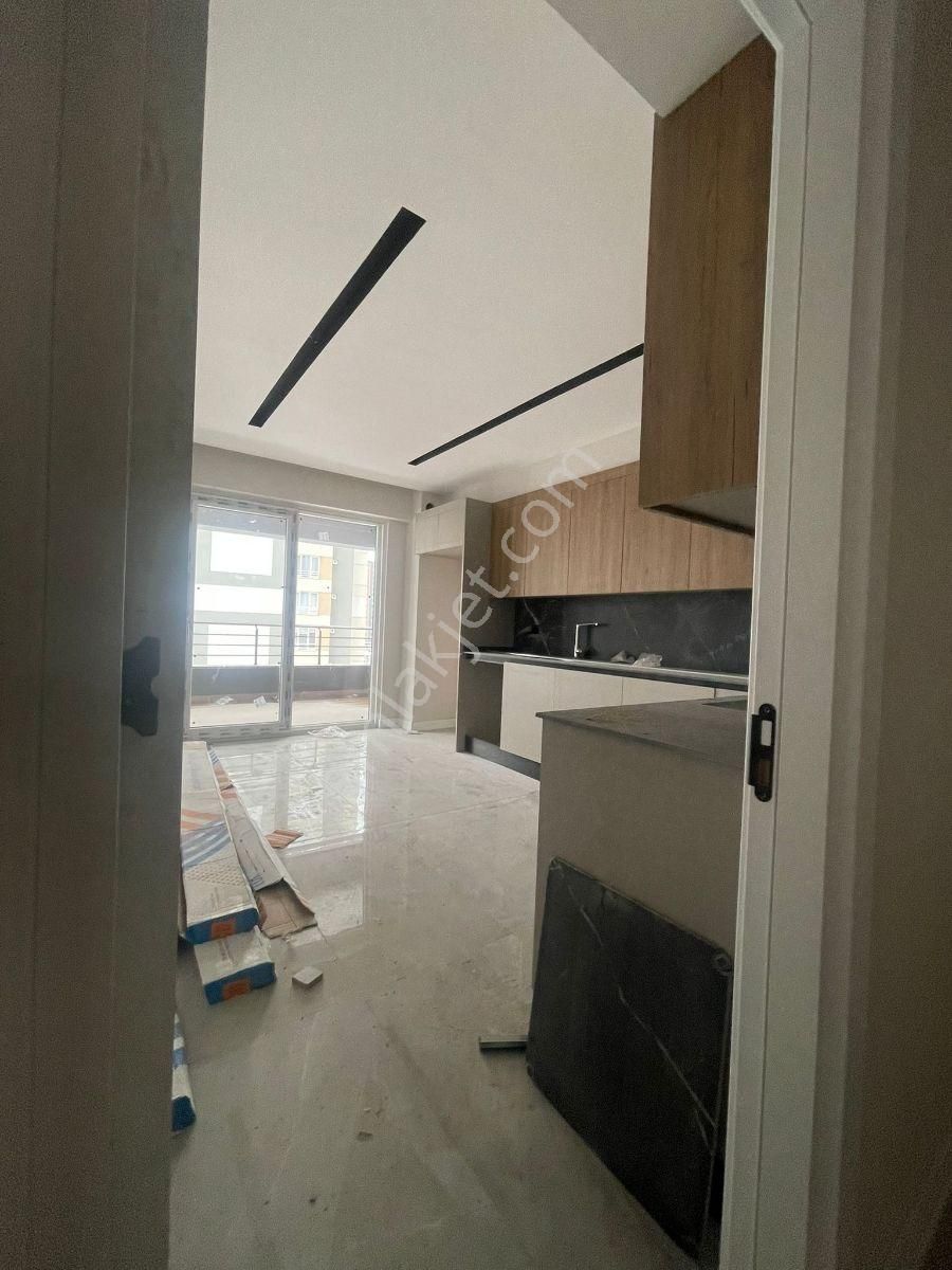 Gültepe Mahallesin'de 4+0 Geniş Lüks Daire - Görsel 11