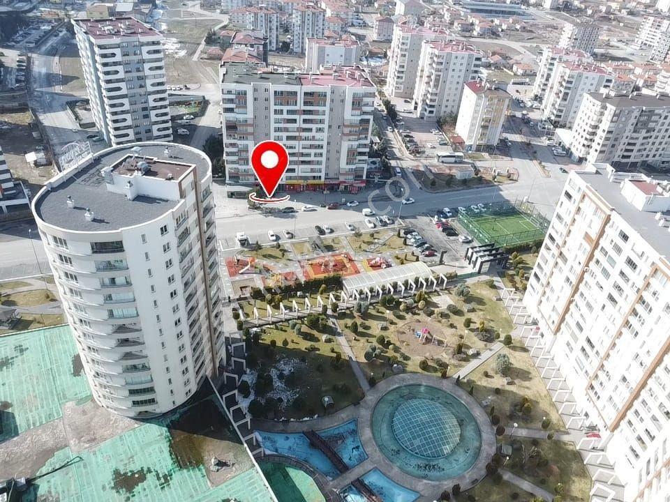 Yıldızevler Mh.de Çok Güzel Konumda Satlık Dükkan - Görsel 2