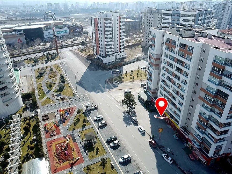 Yıldızevler Mh.de Çok Güzel Konumda Satlık Dükkan